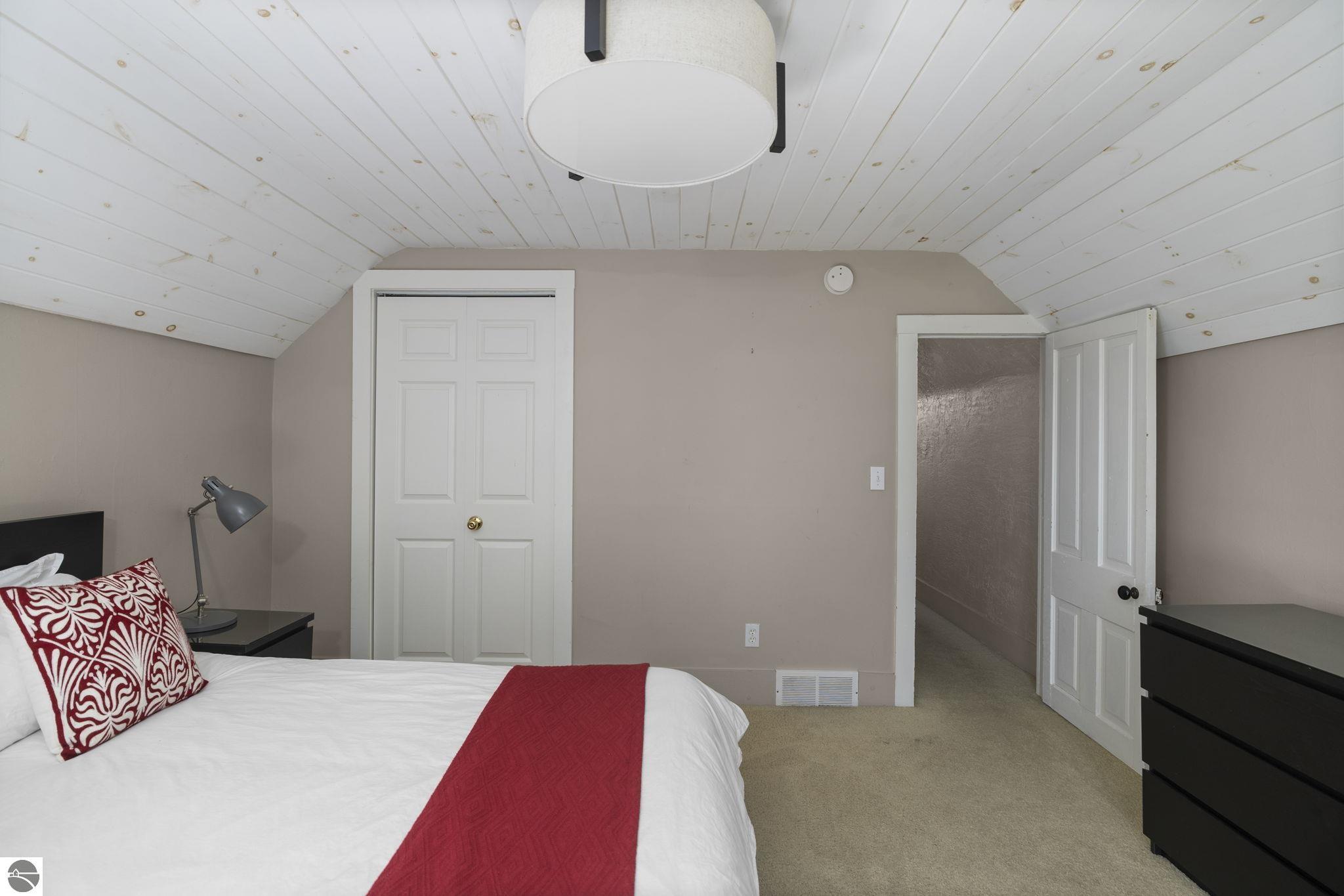 637,639,641 E Eighth Street, Traverse City