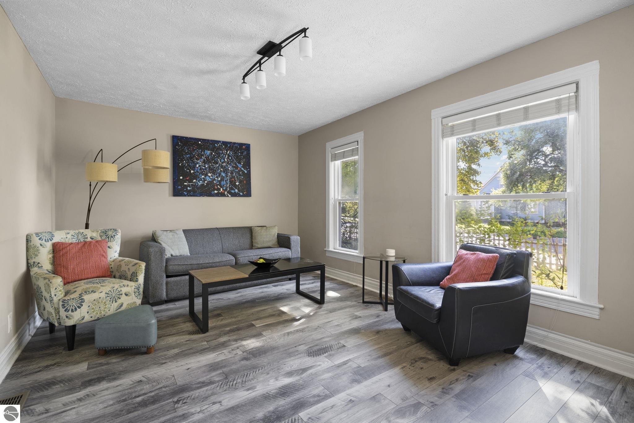 637,639,641 E Eighth Street, Traverse City