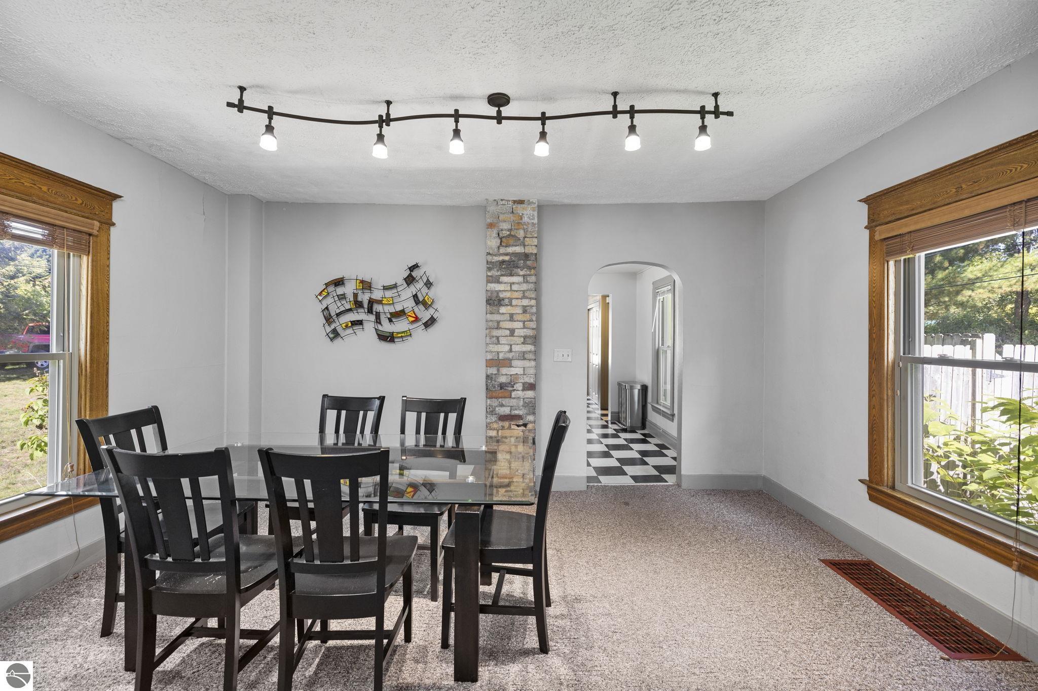 637,639,641 E Eighth Street, Traverse City