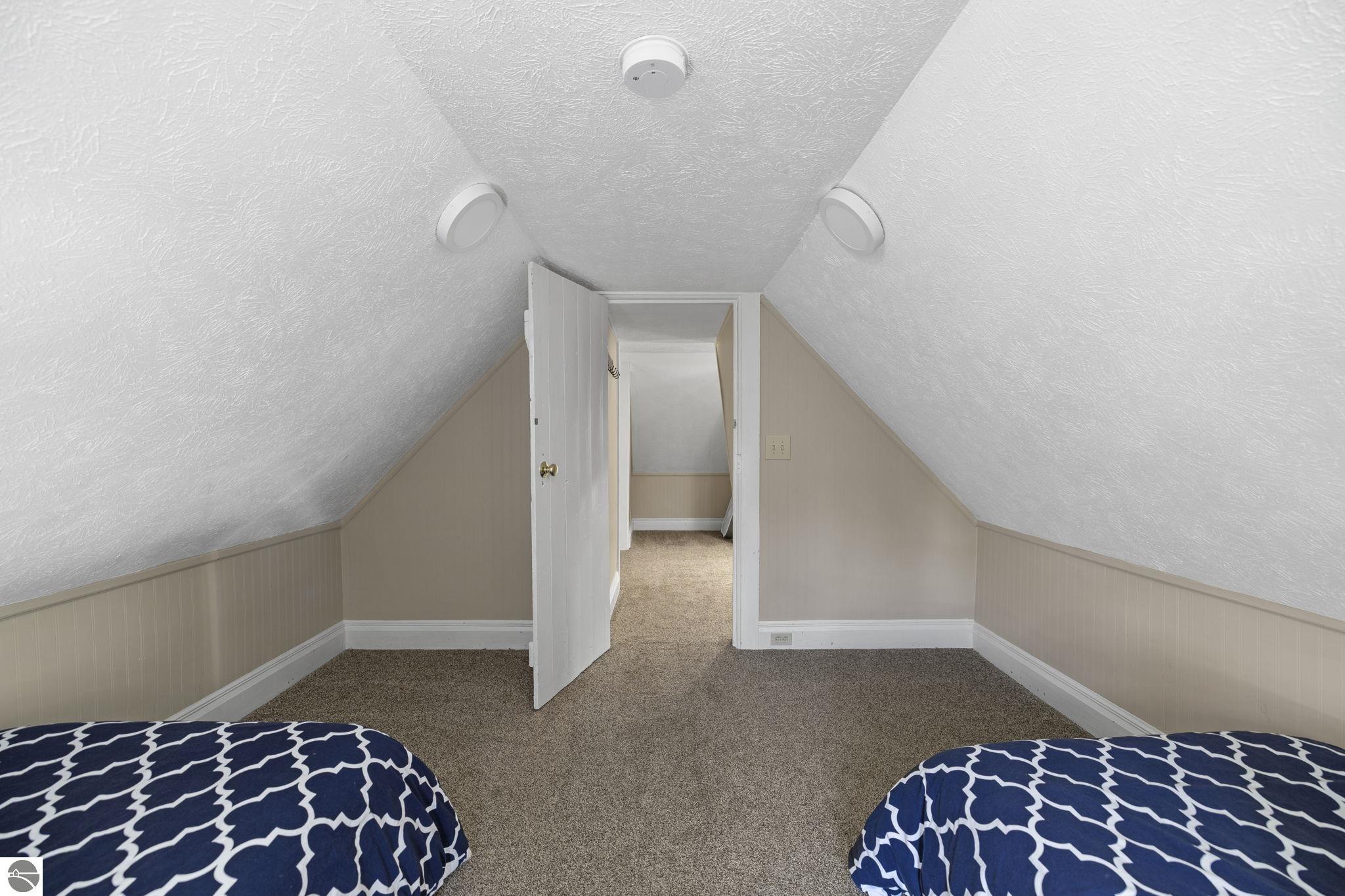 637,639,641 E Eighth Street, Traverse City