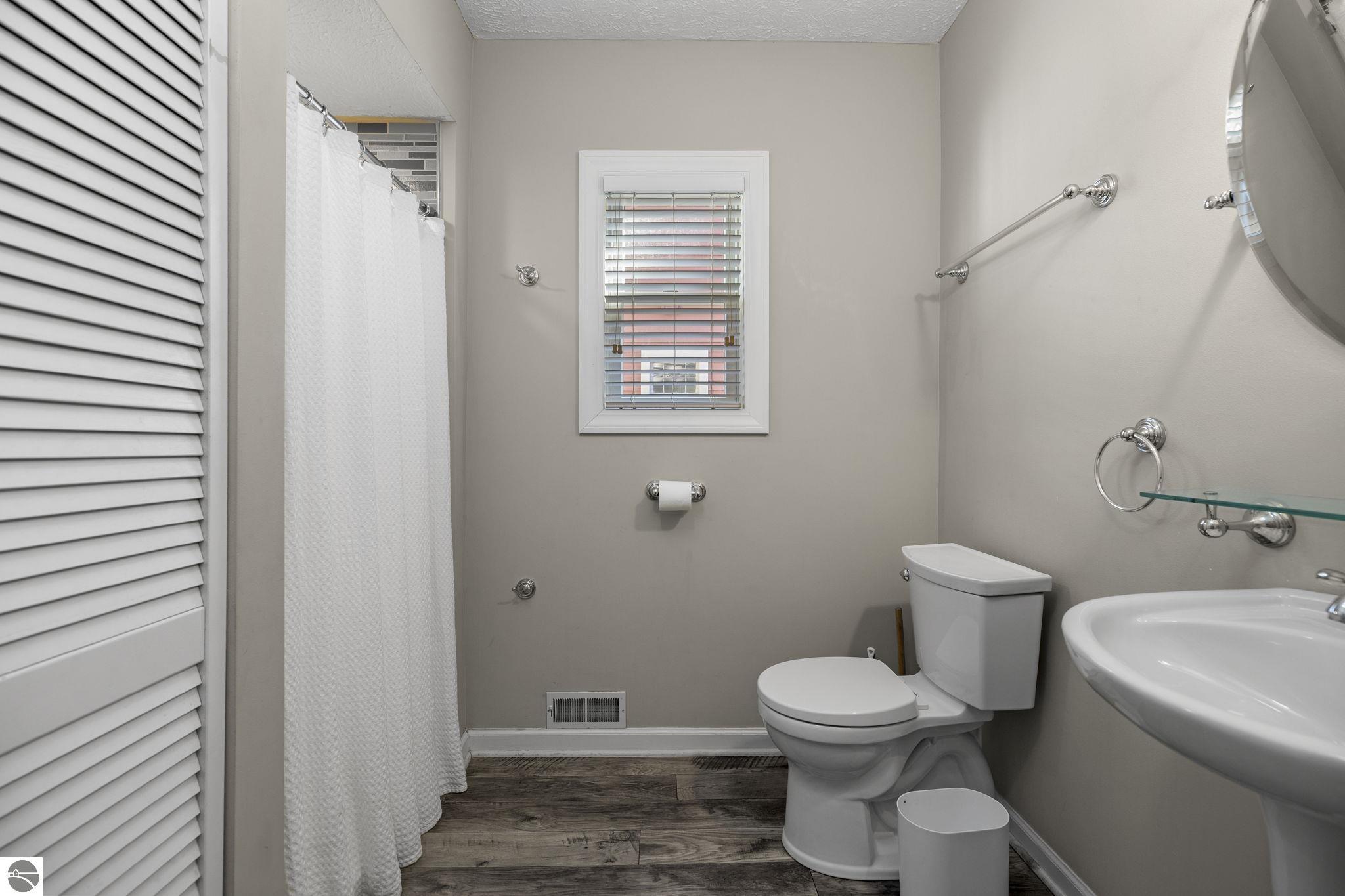 637,639,641 E Eighth Street, Traverse City