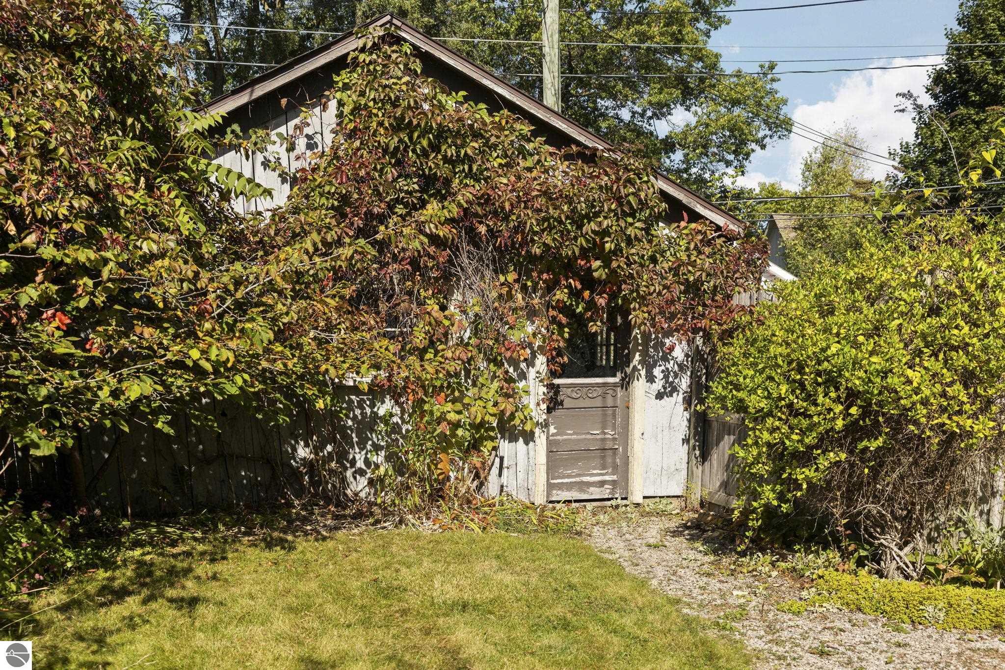 637,639,641 E Eighth Street, Traverse City