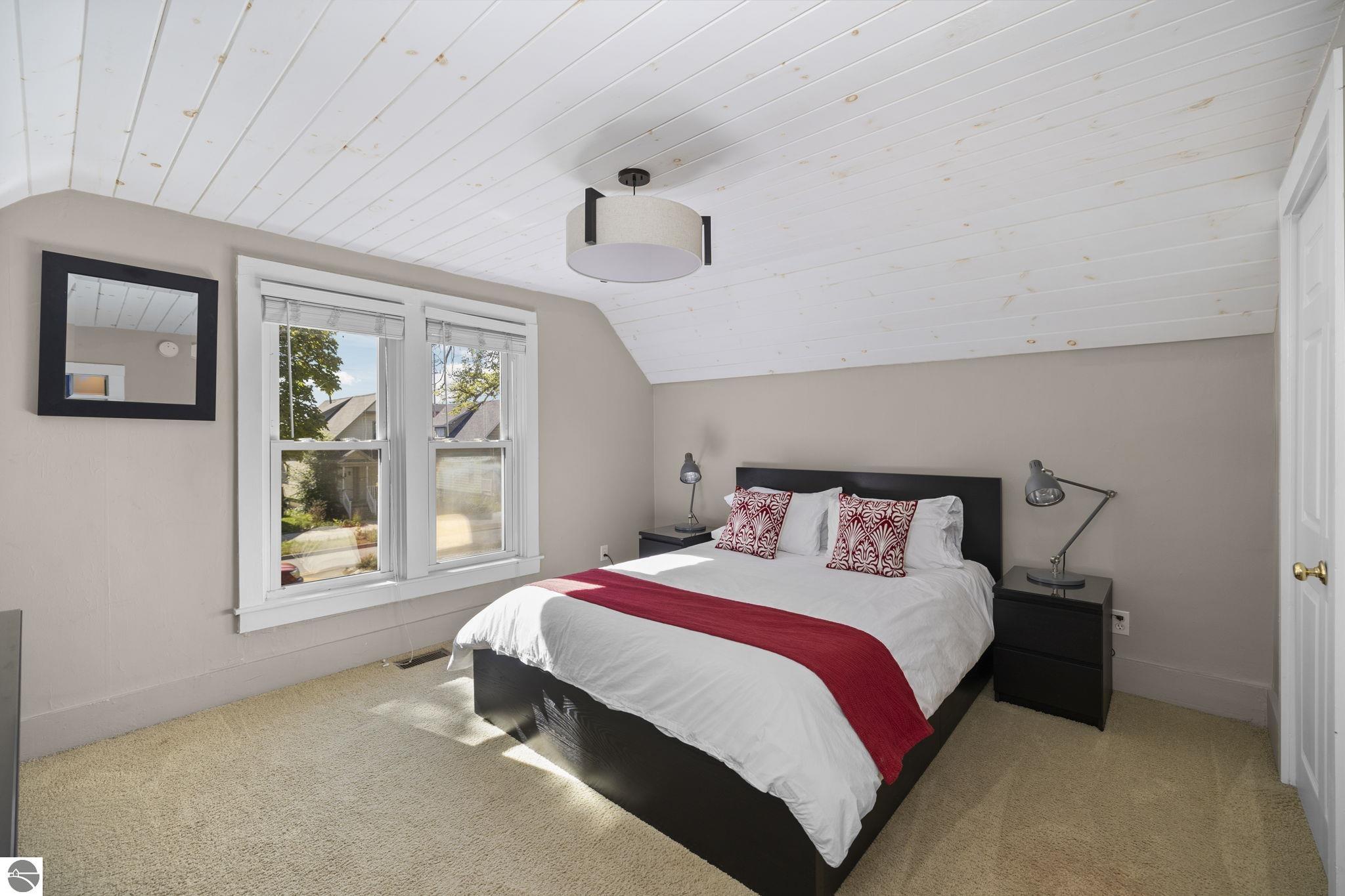 637,639,641 E Eighth Street, Traverse City