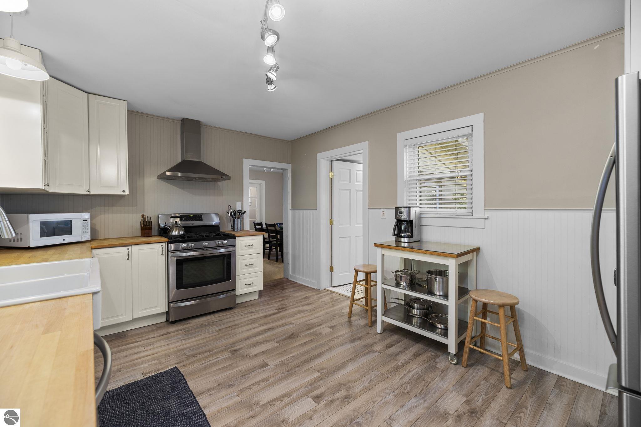 637,639,641 E Eighth Street, Traverse City