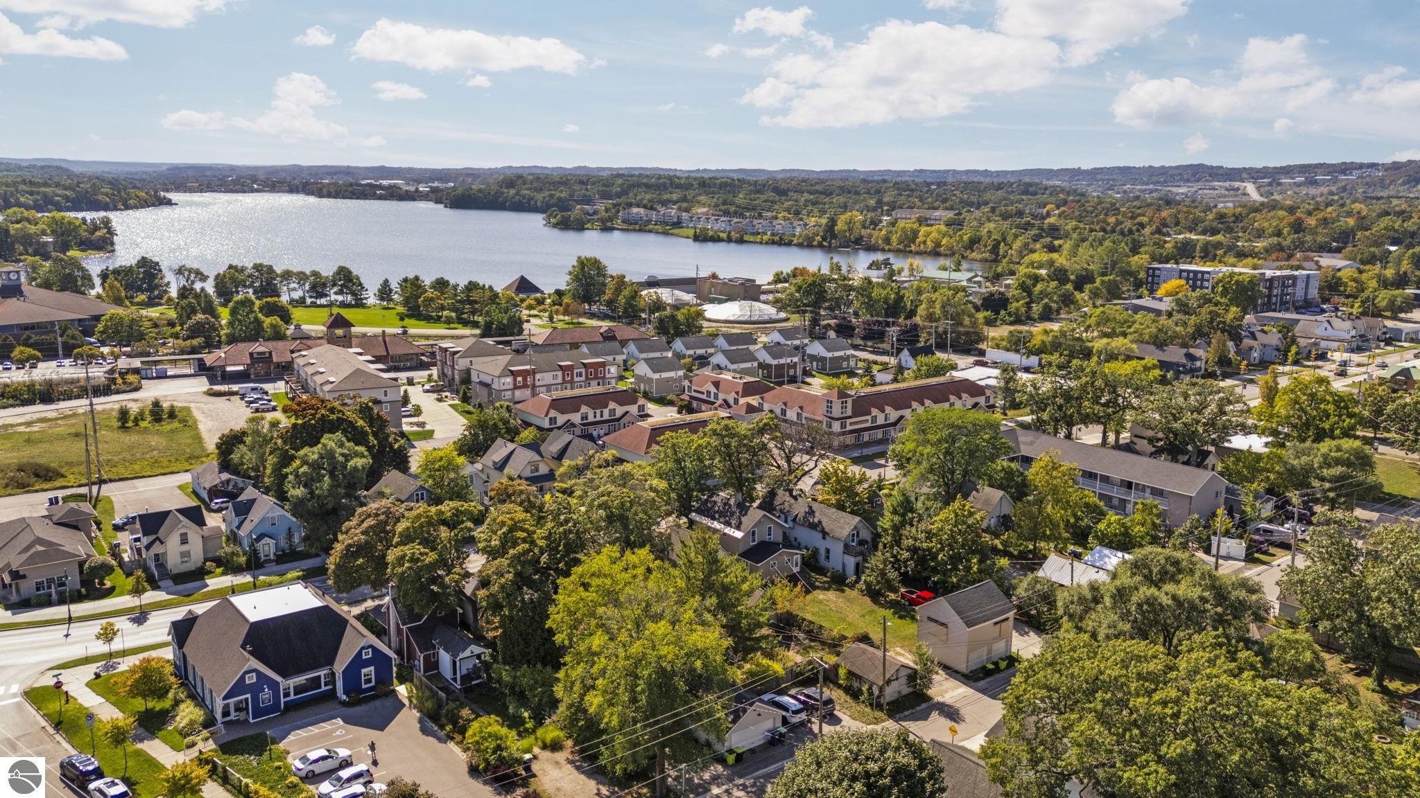 637,639,641 E Eighth Street, Traverse City