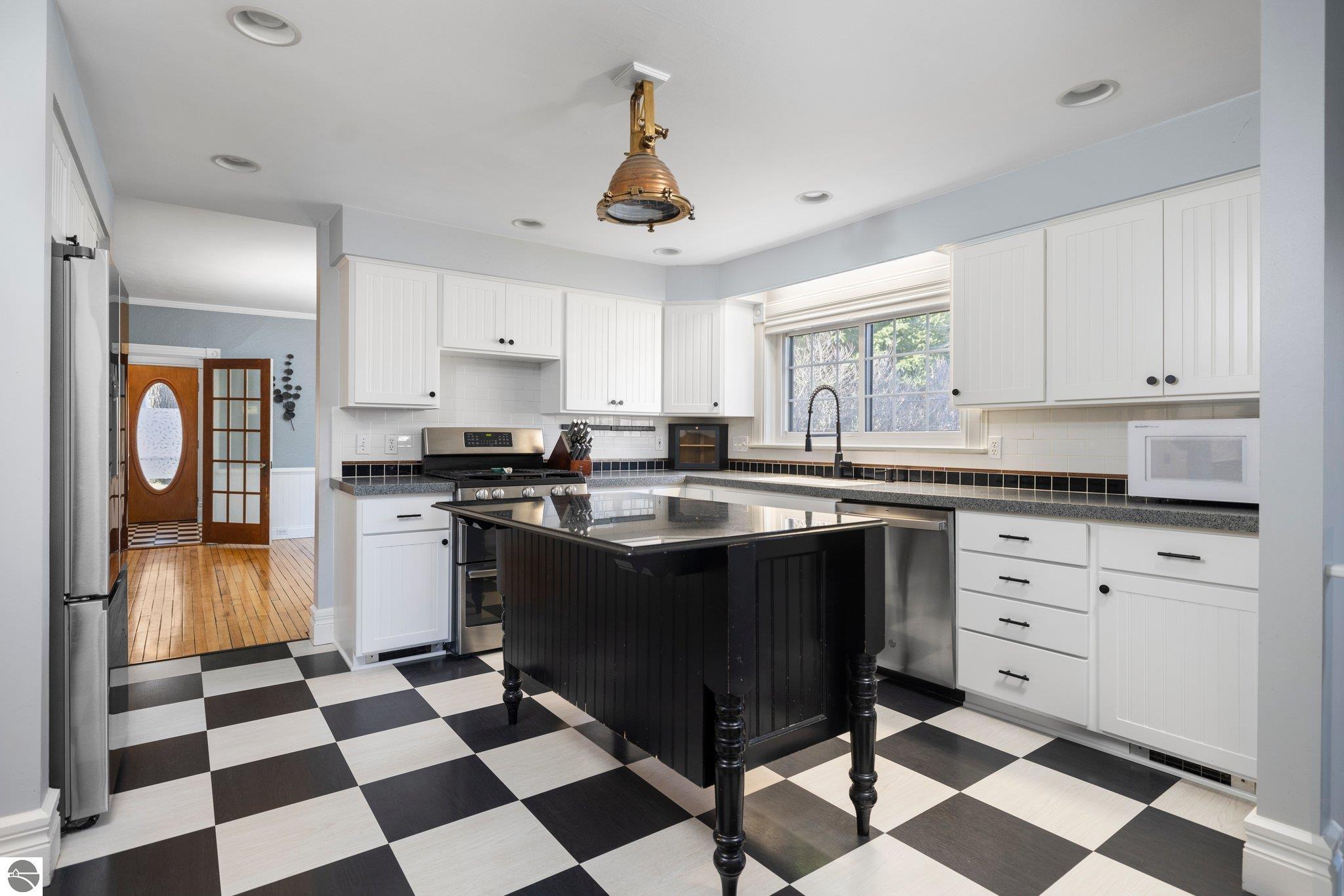 863 Washington Street