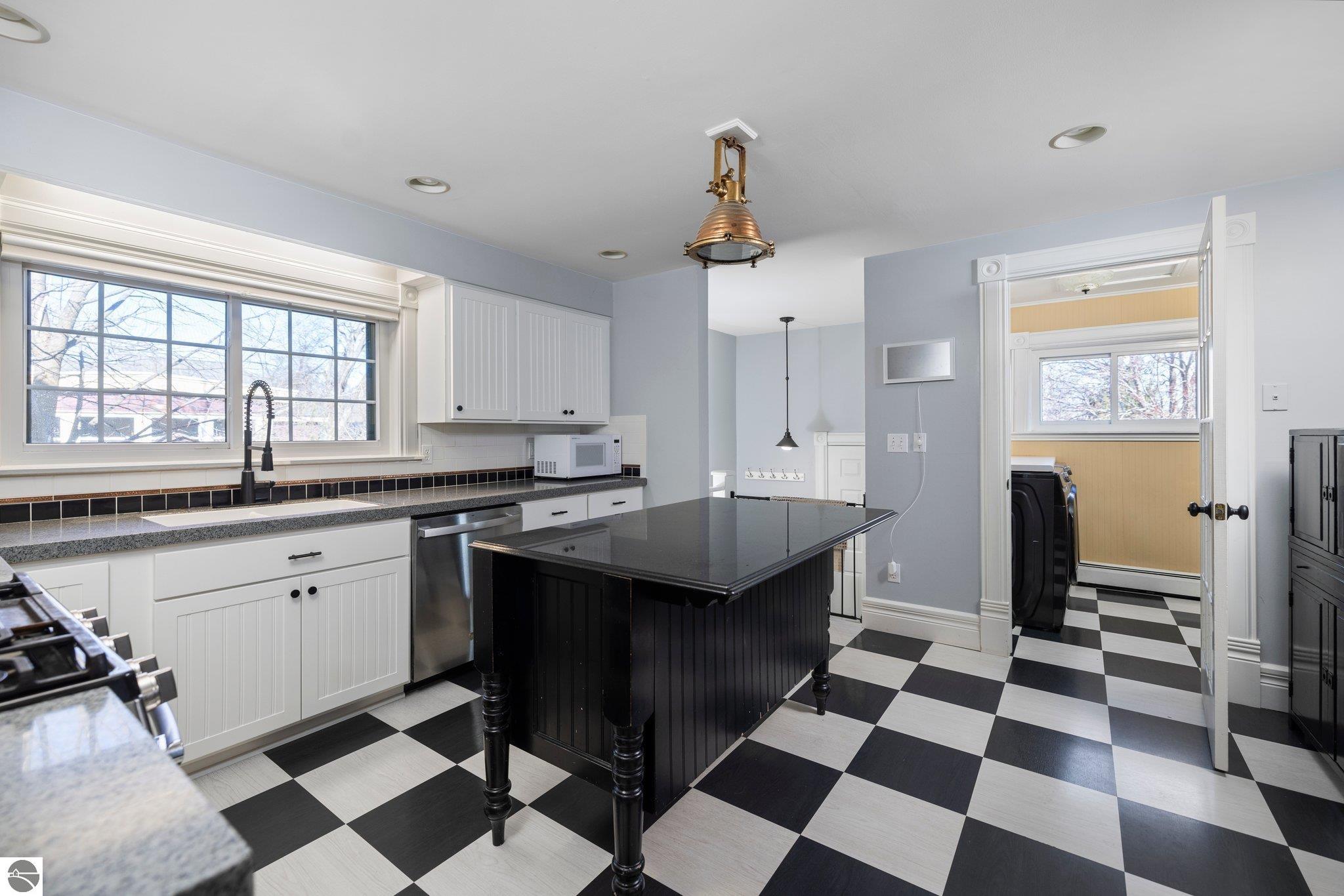 863 Washington Street