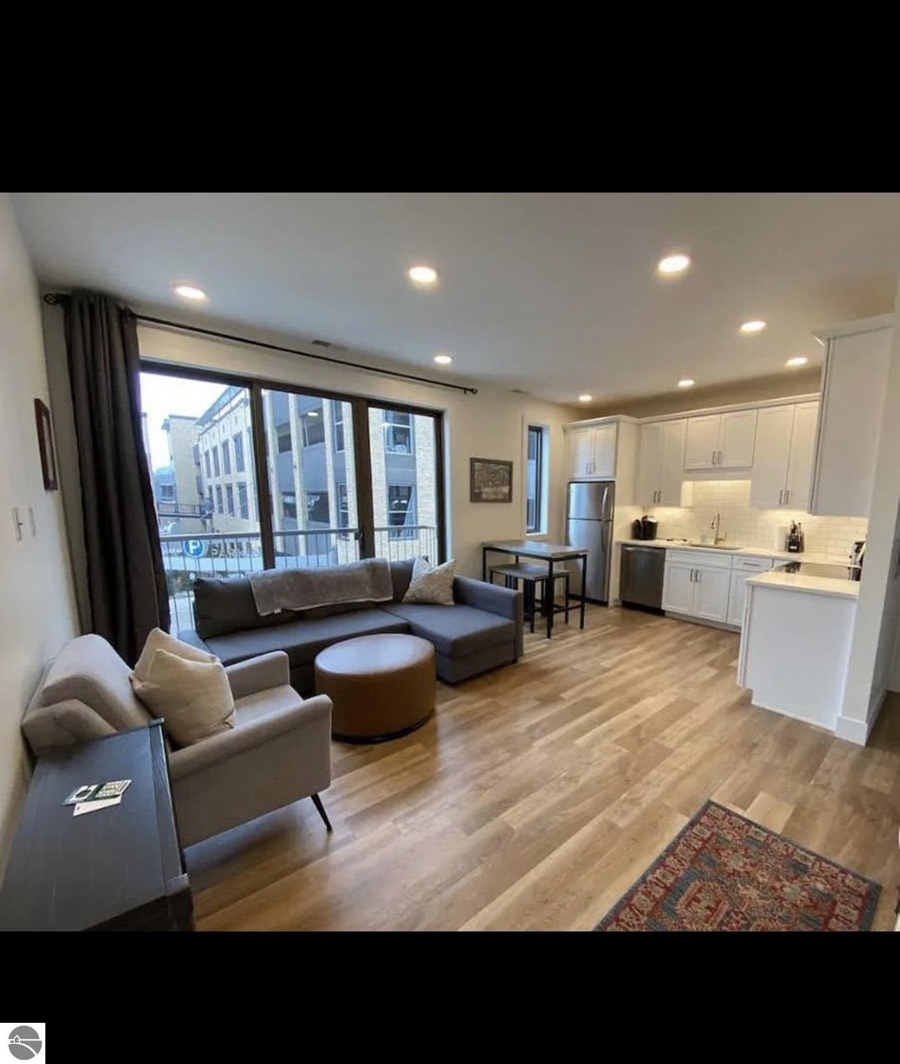 131 E Eighth Street # 210