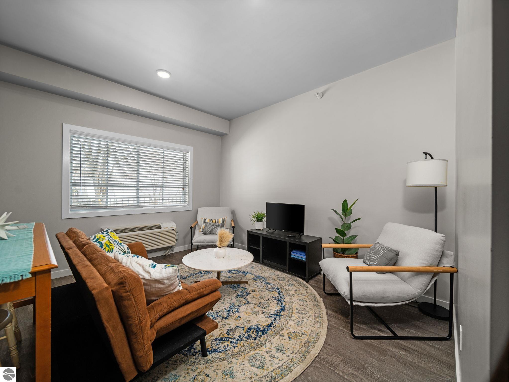 619 E Eighth Street # 10