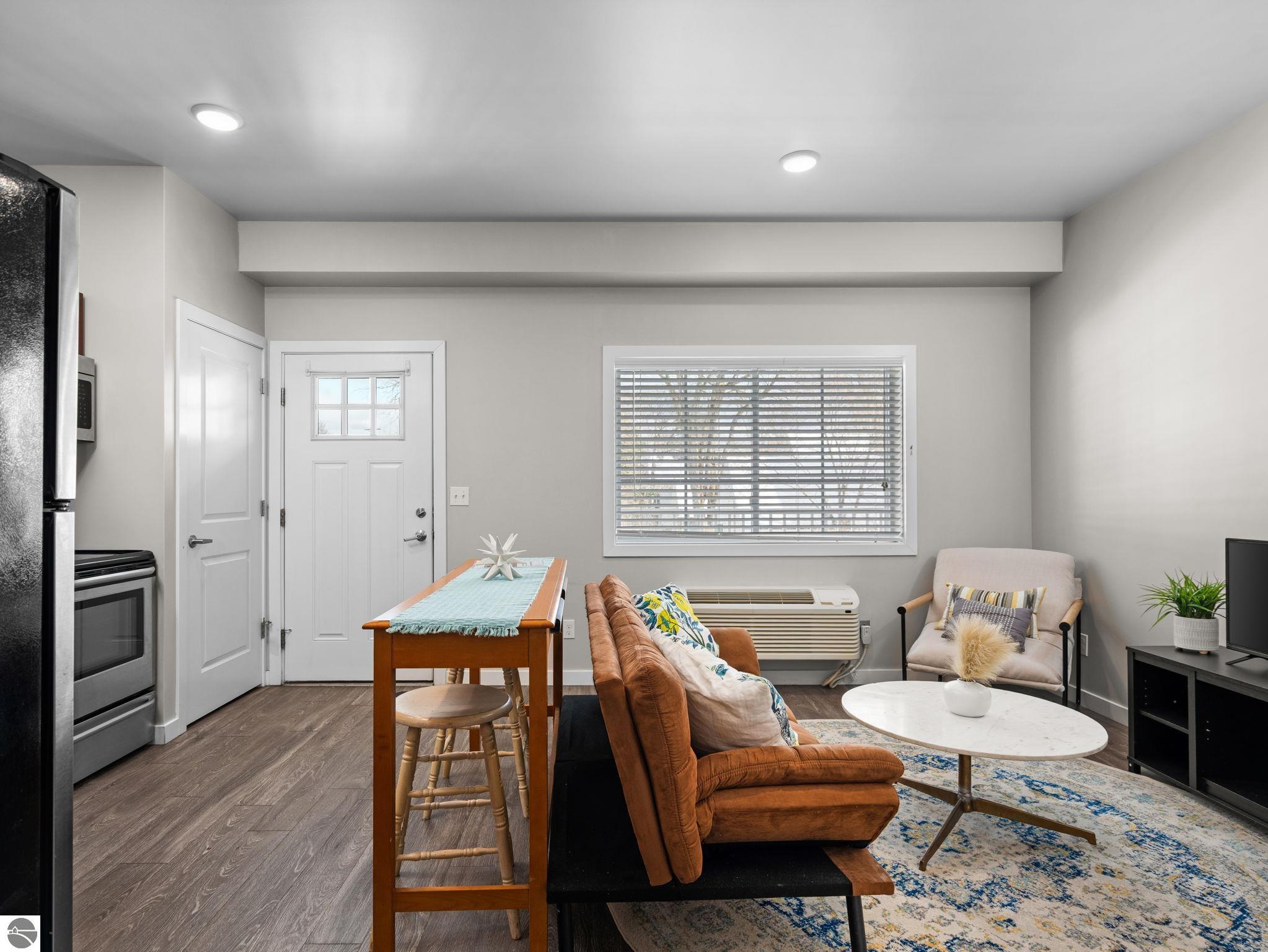 619 E Eighth Street # 10