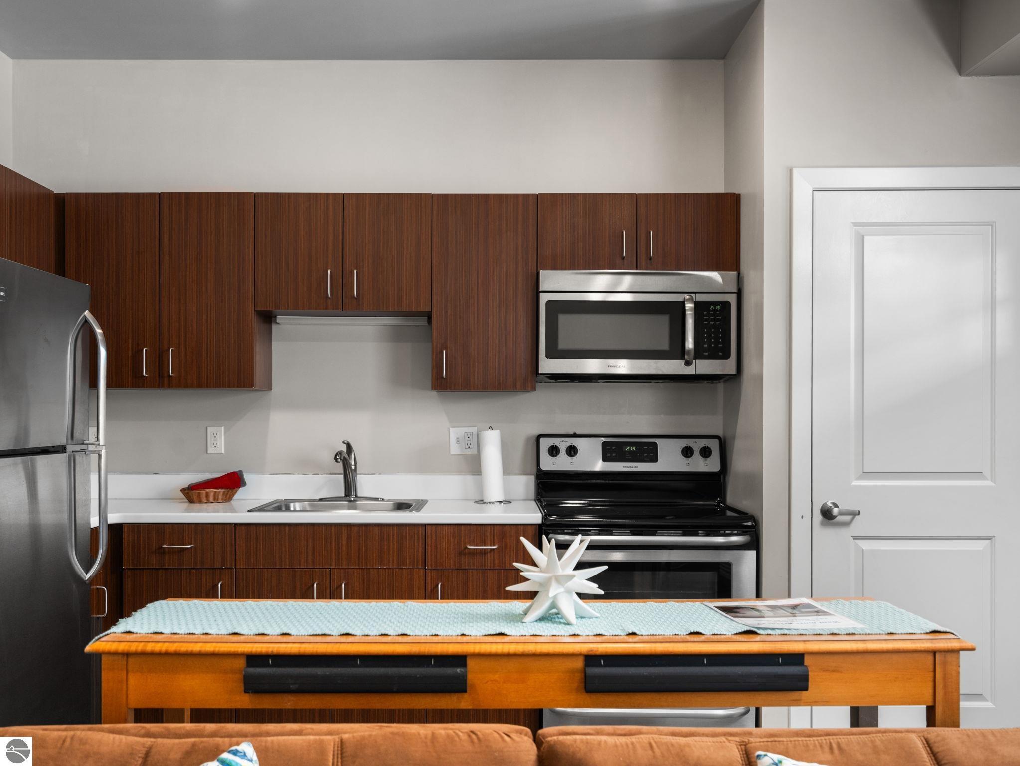 619 E Eighth Street # 10