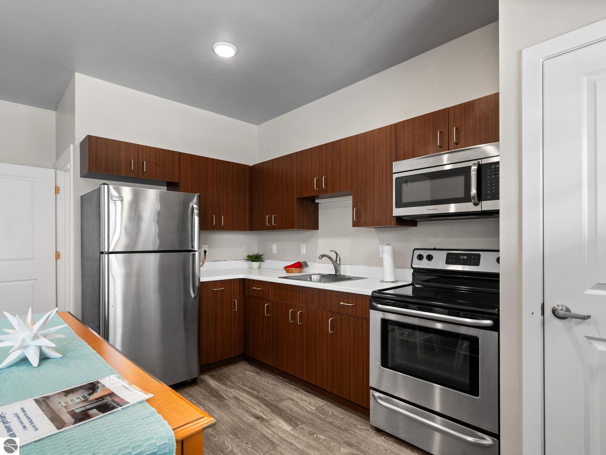 619 E Eighth Street # 10