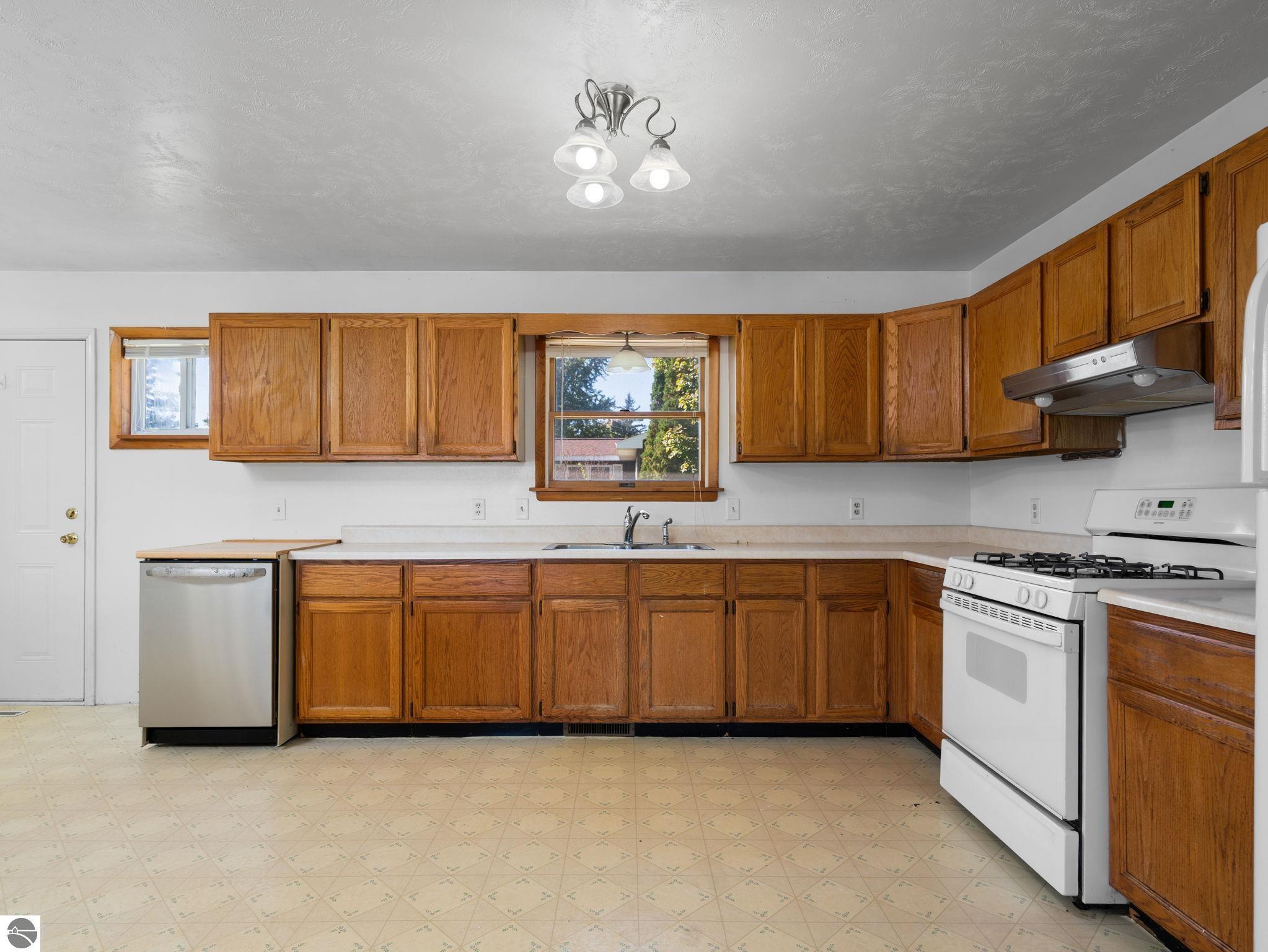 1800 Fairfield Drive