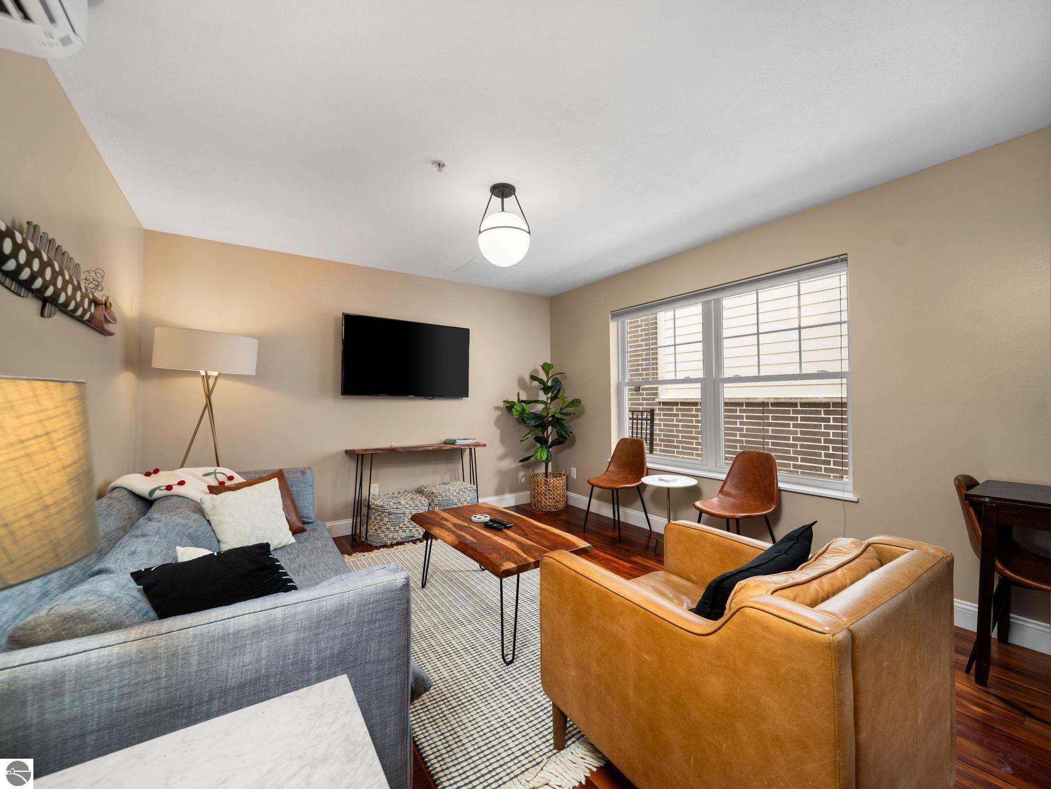 143 E Eighth Street # 103