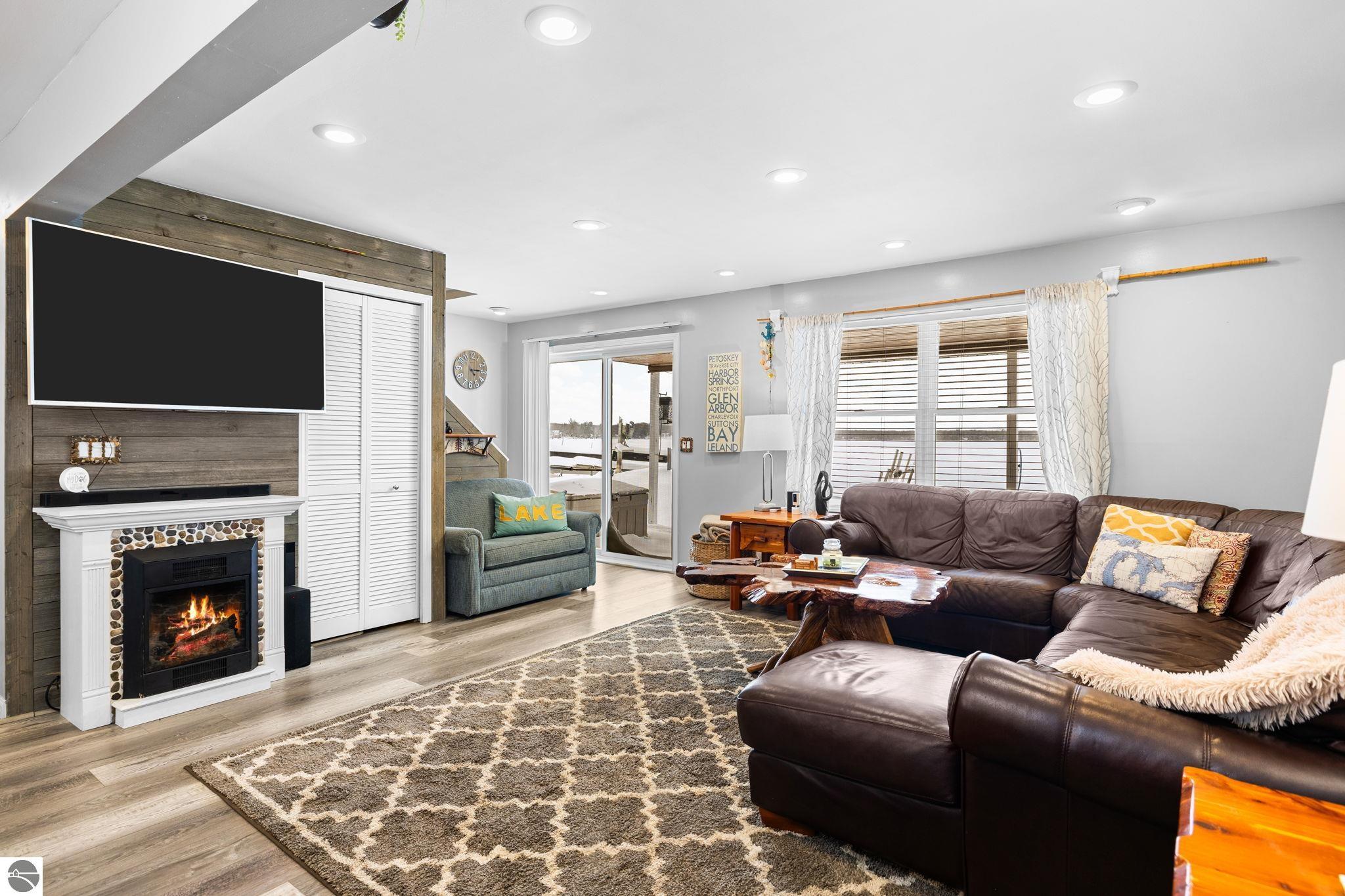 4029 E Shore Drive NE # 3