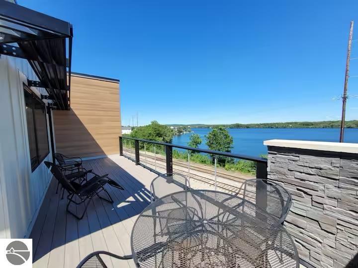 225 E Seventeenth Street # 3C