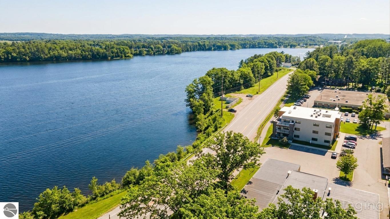 225 E Seventeenth Street # 3C