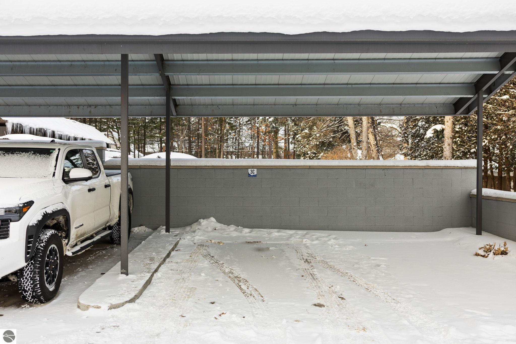 225 E Seventeenth Street # 3C