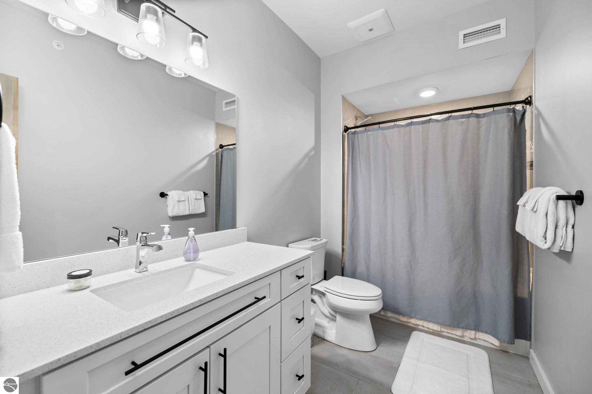 225 E Seventeenth Street # 3C