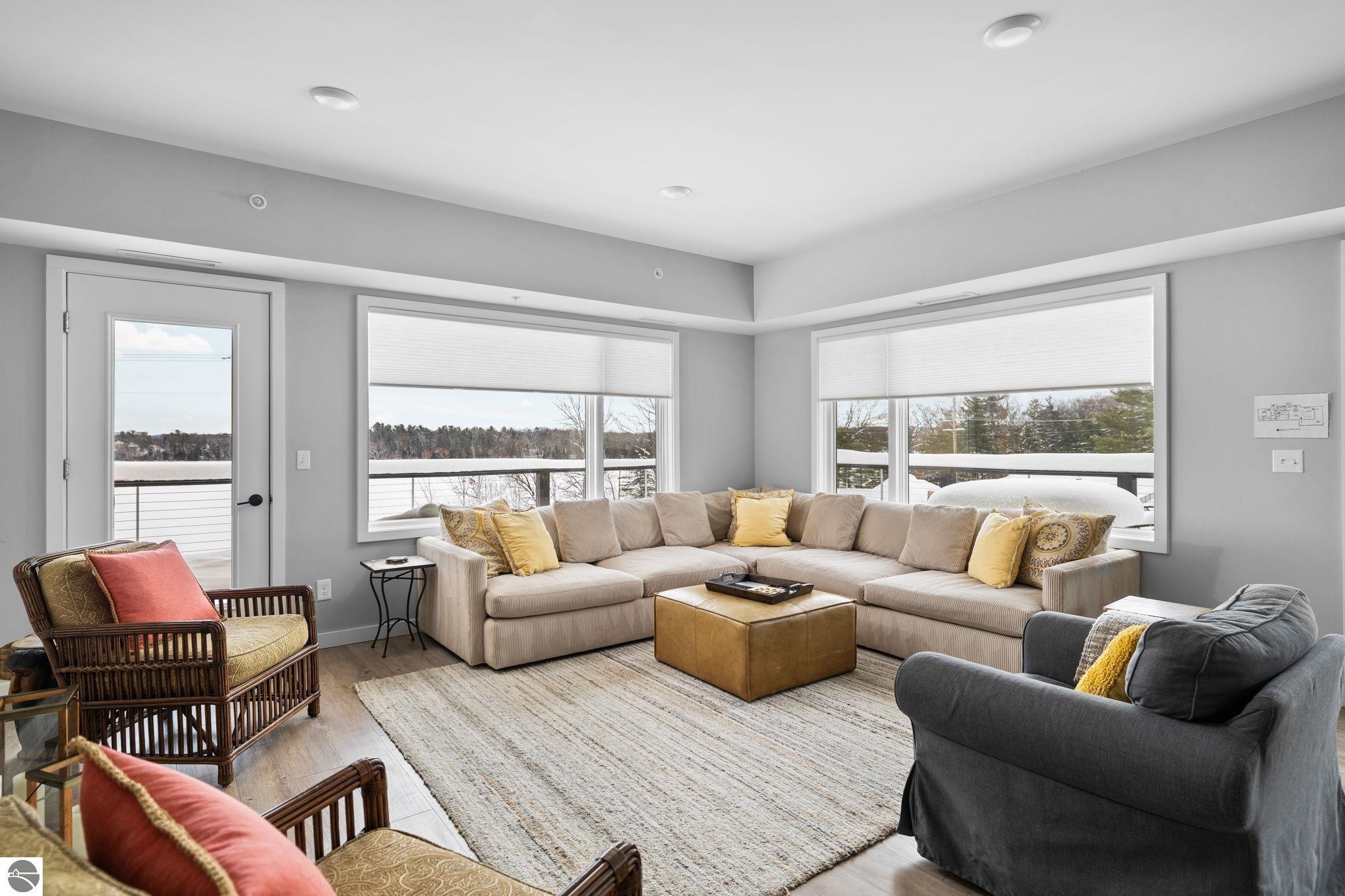 225 E Seventeenth Street # 3C