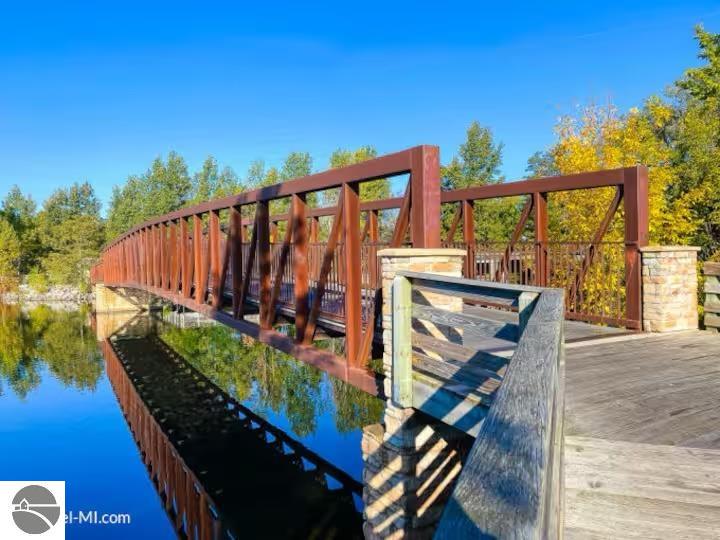 225 E Seventeenth Street # 3C