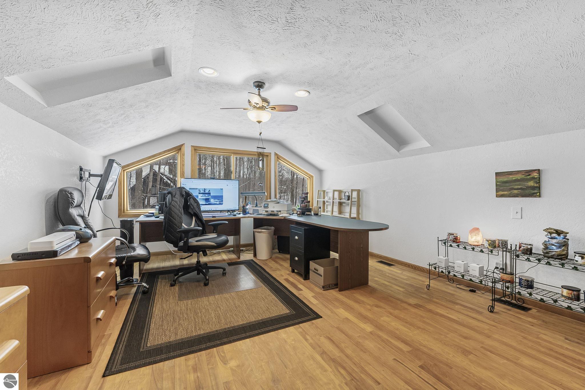 420 W Beech Bark Trail