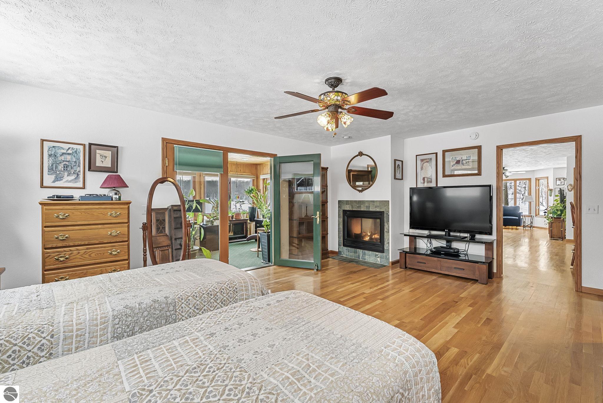 420 W Beech Bark Trail