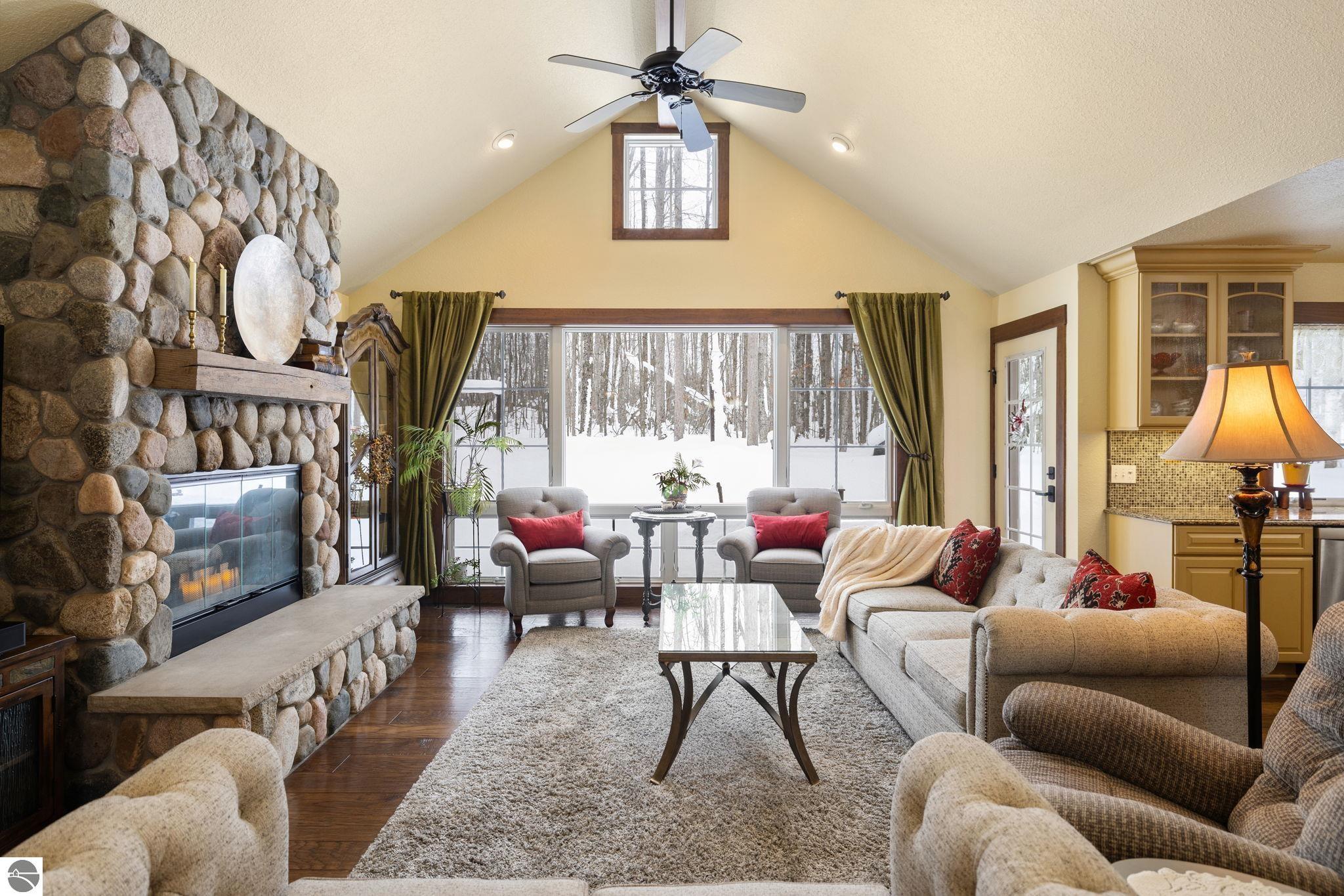 2620 Peregrine Drive