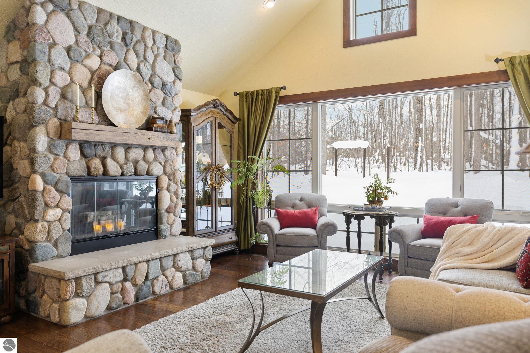 2620 Peregrine Drive