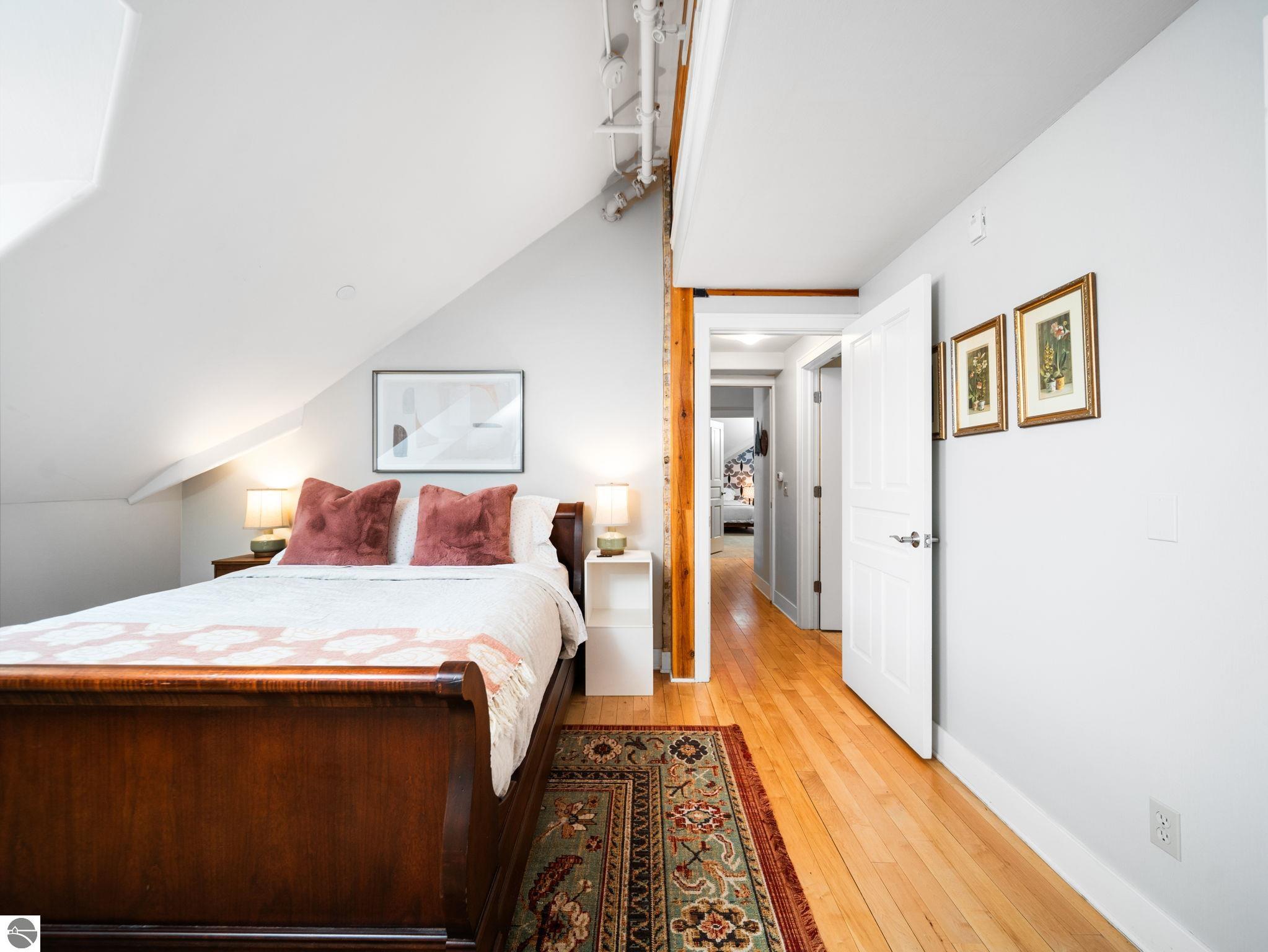 800 Cottageview Drive # 403