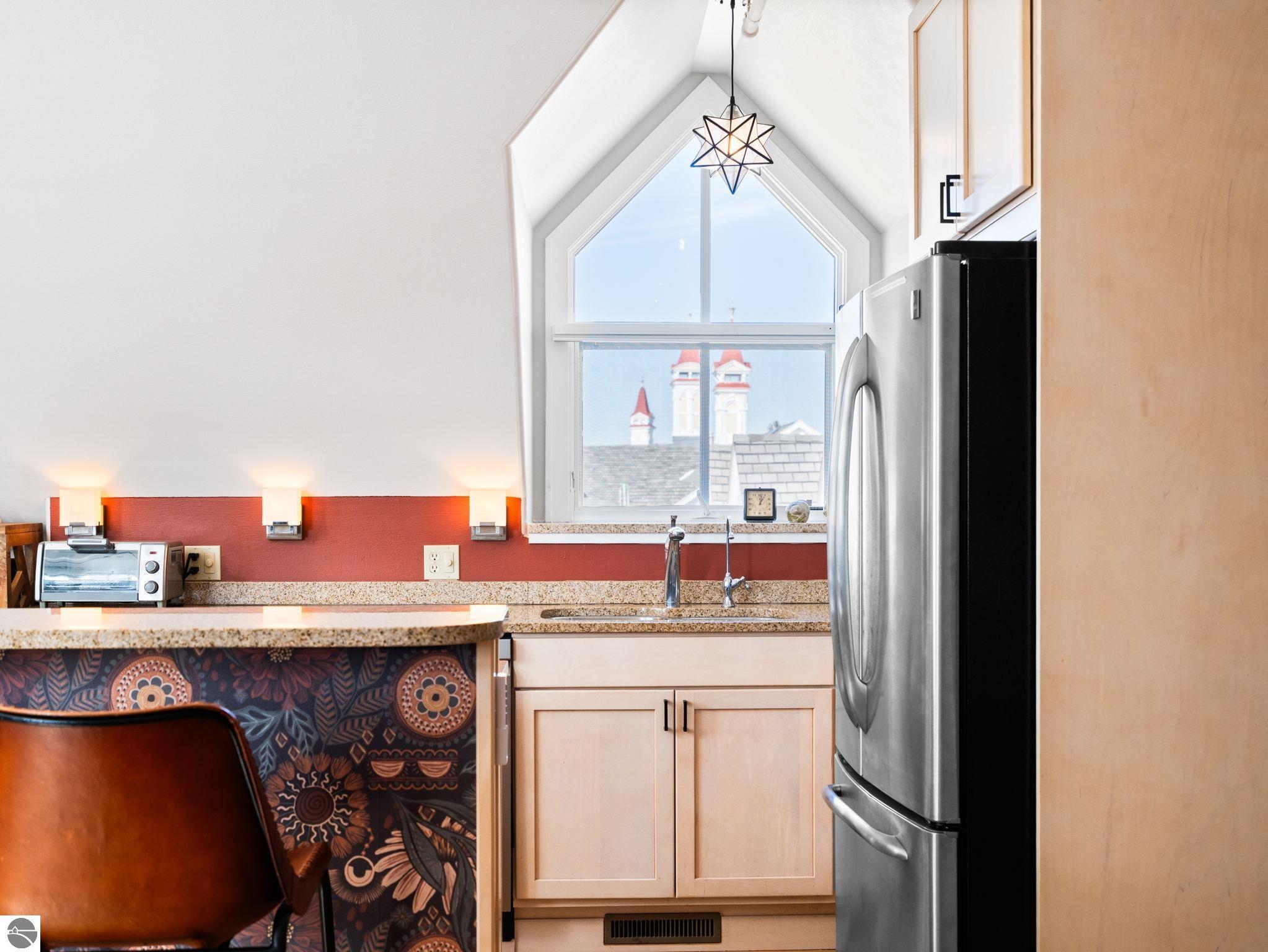 800 Cottageview Drive # 403