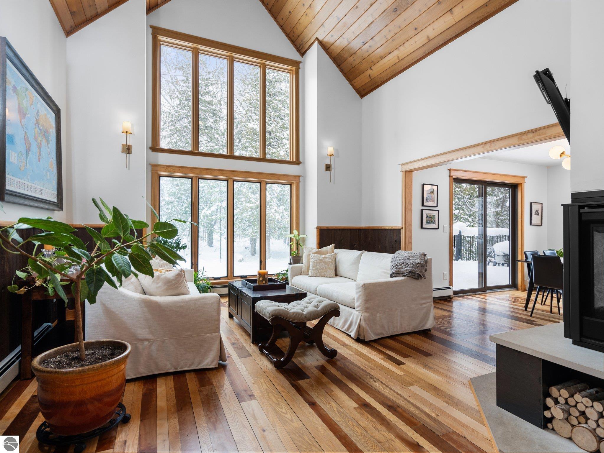 7135 E Birch Point Road