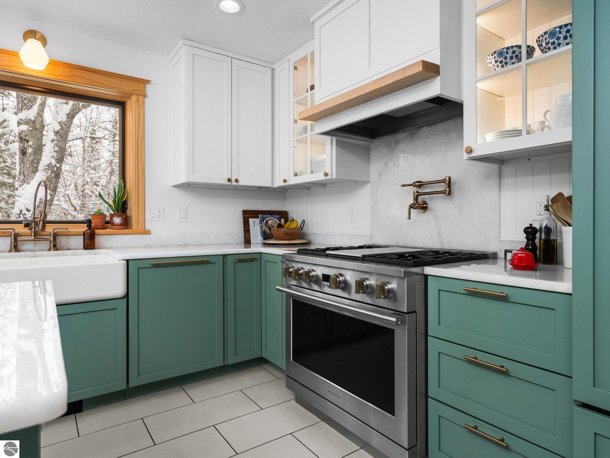 7135 E Birch Point Road