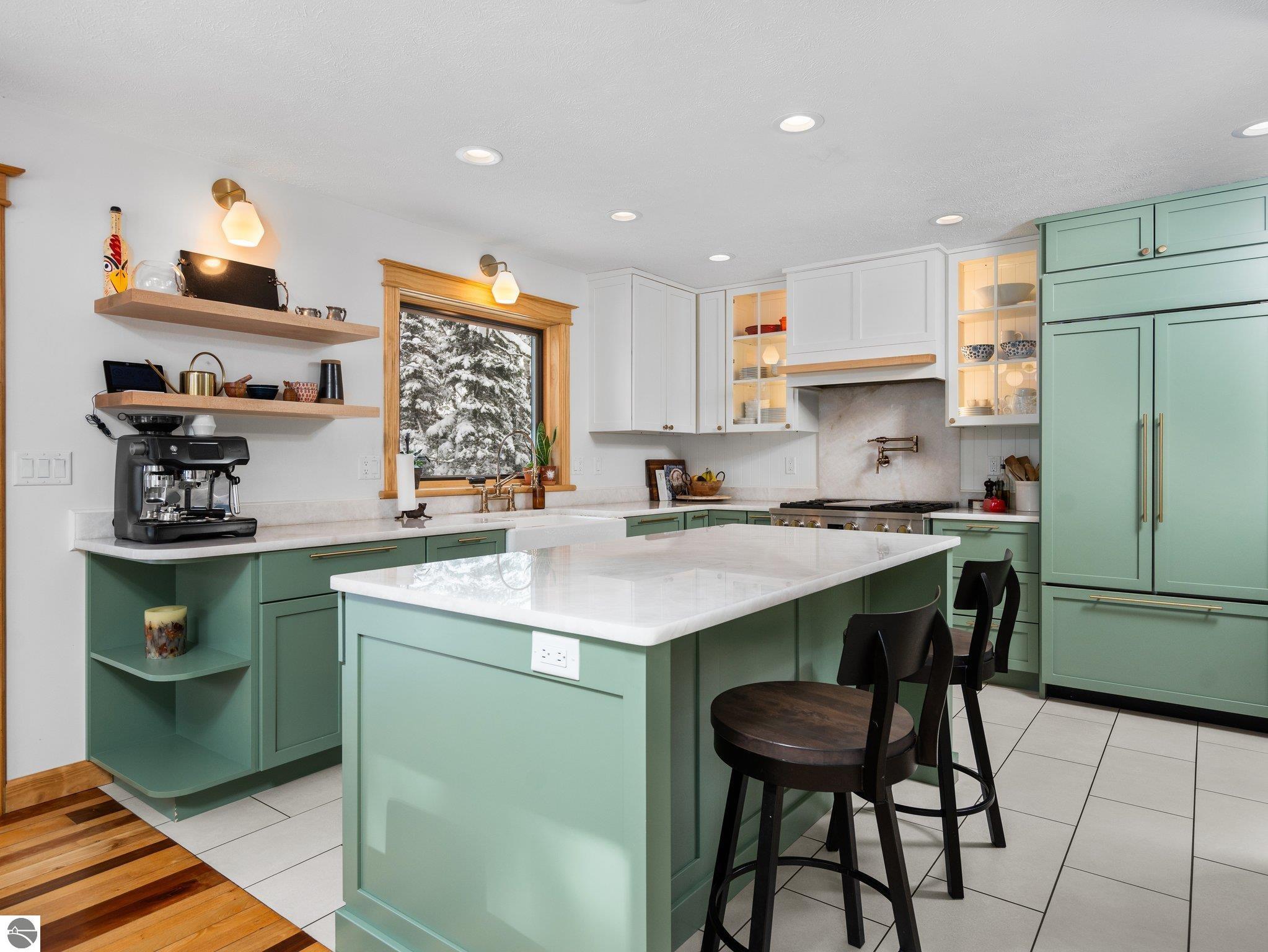 7135 E Birch Point Road