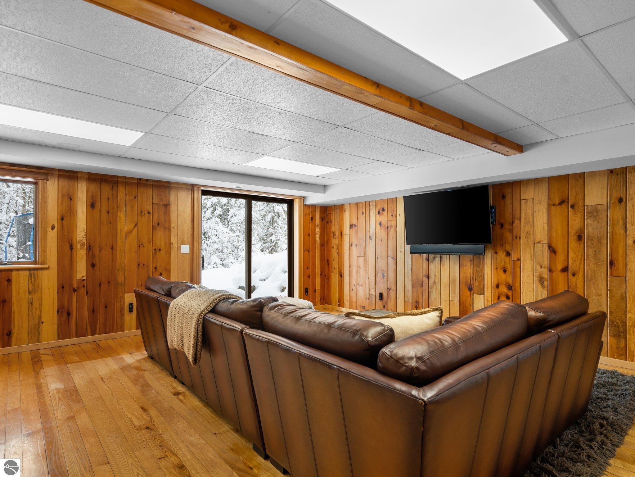 7135 E Birch Point Road