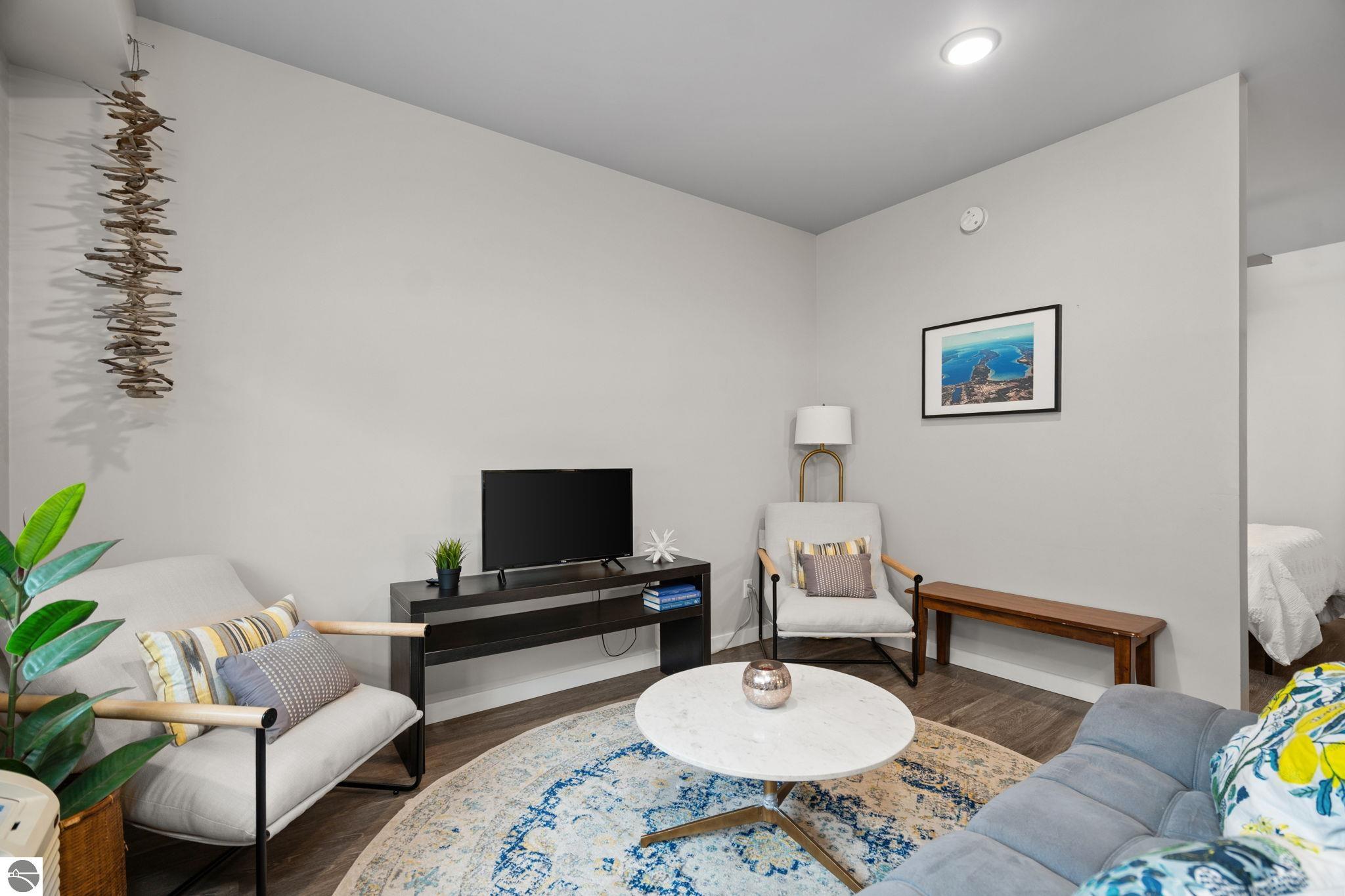 619 E Eighth Street # 13