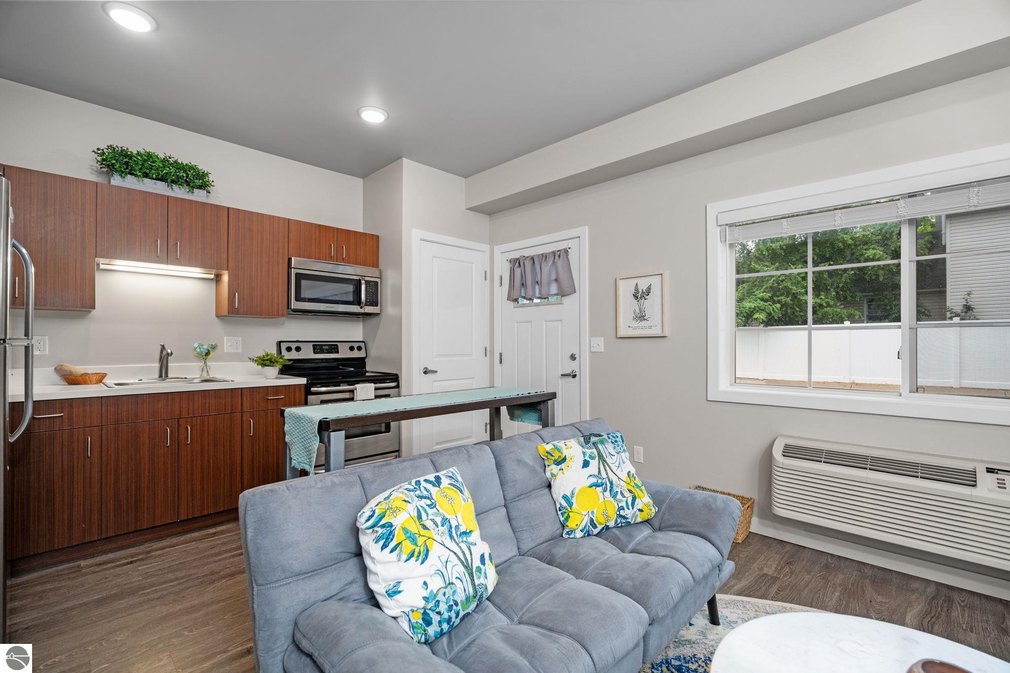 619 E Eighth Street # 13