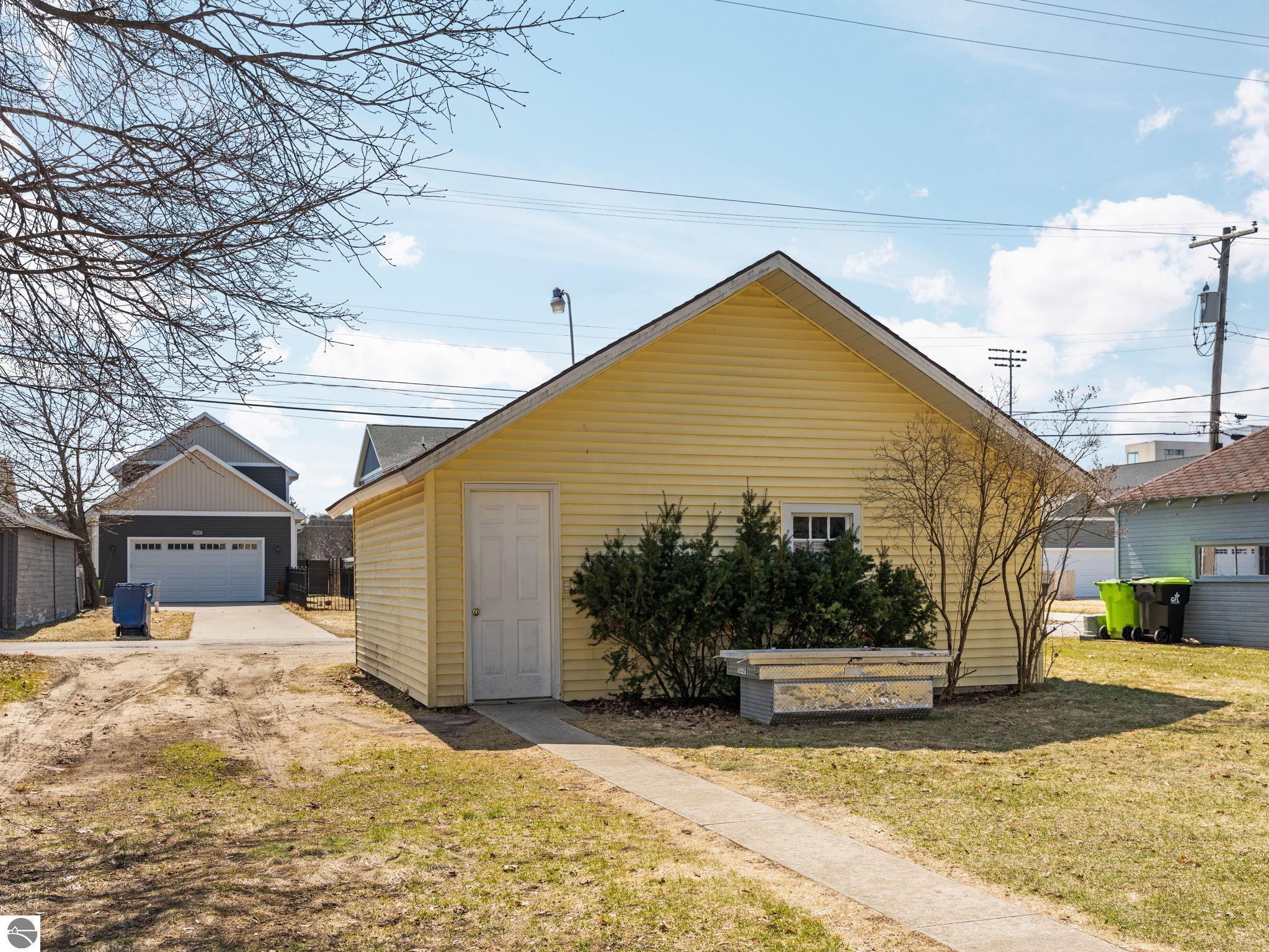 311 W Twelfth Street