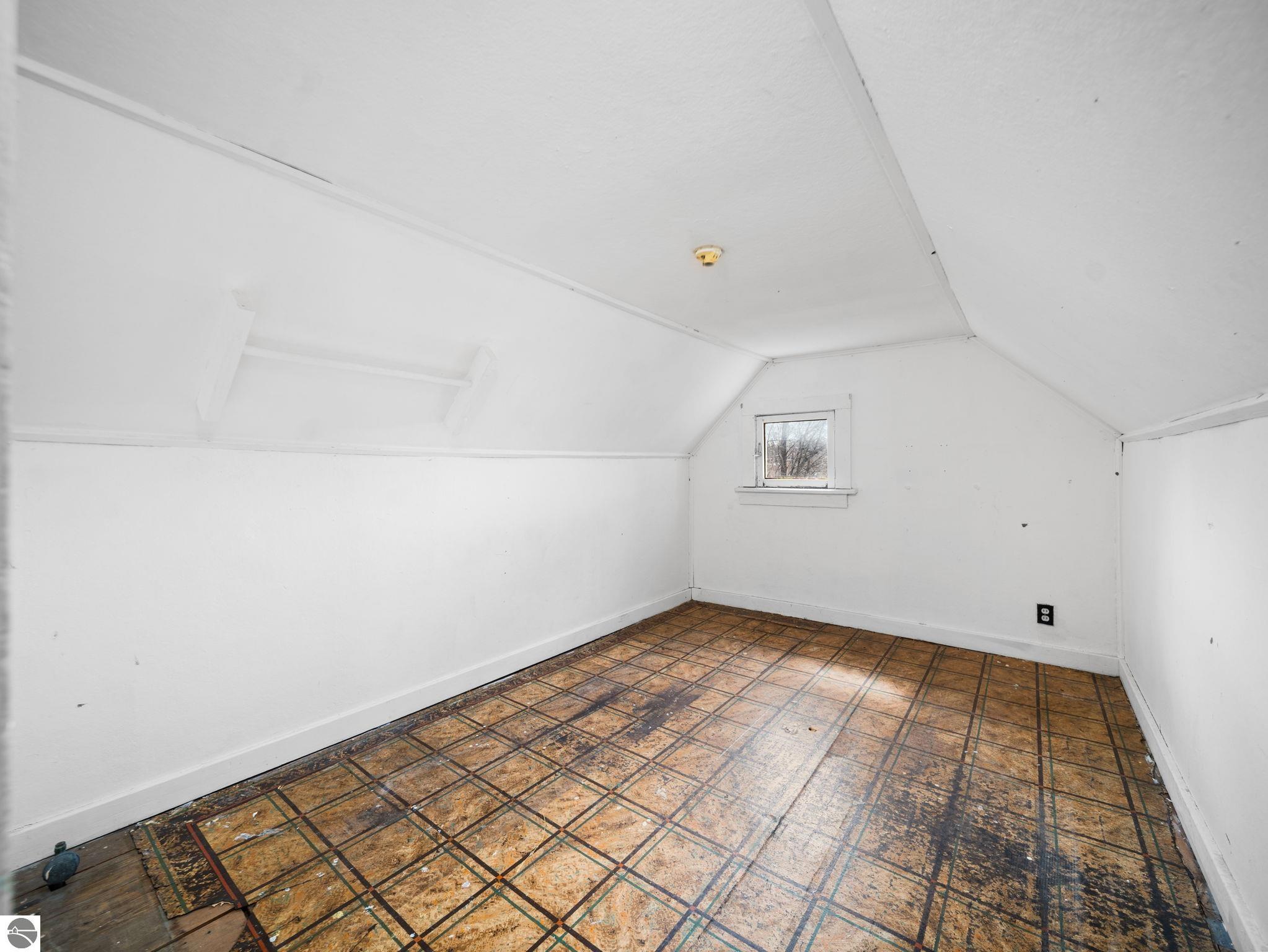 311 W Twelfth Street