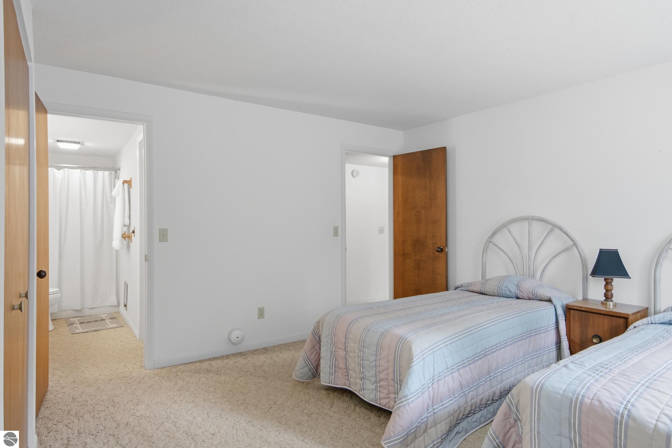 4165 Holiday North Court