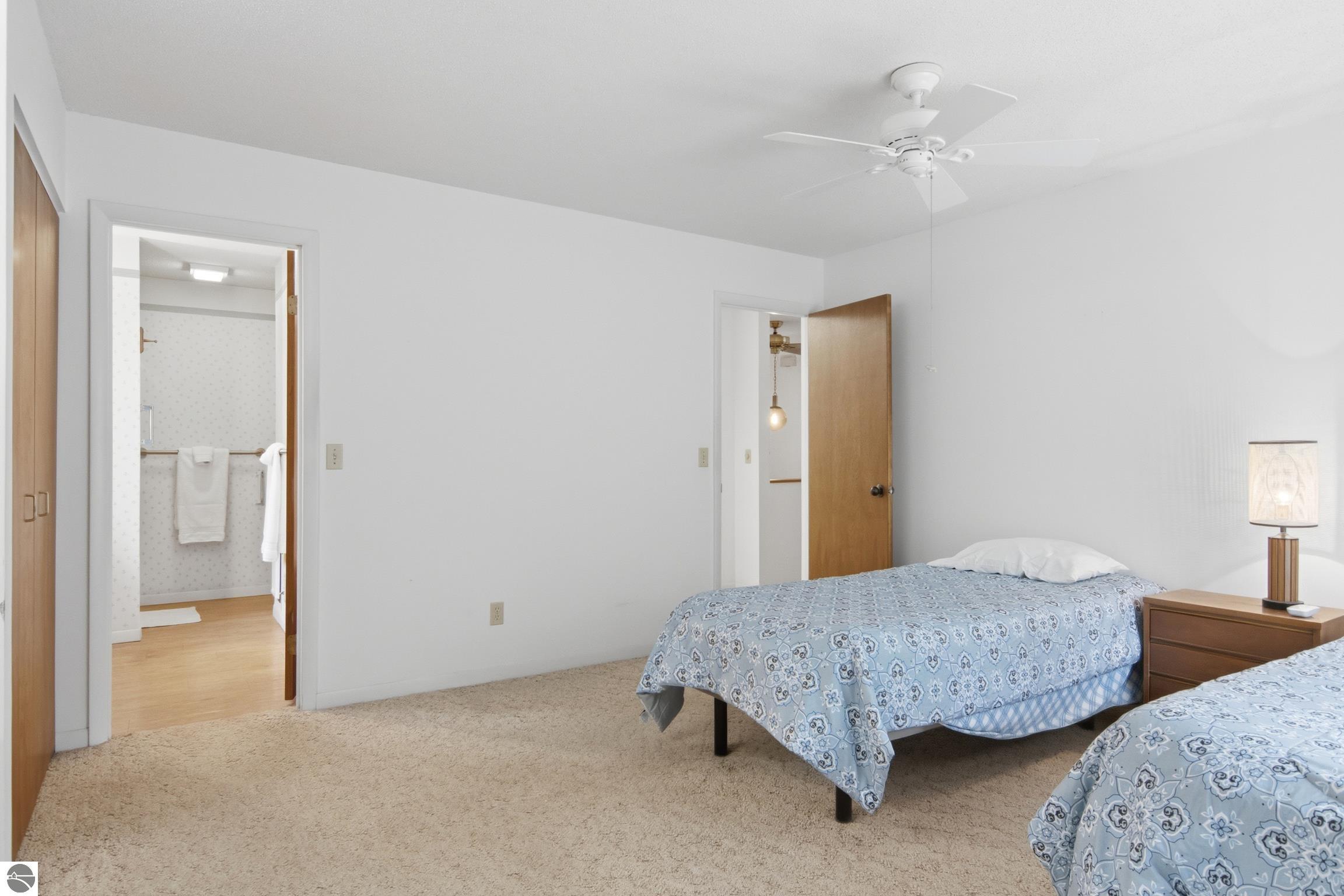 4165 Holiday North Court