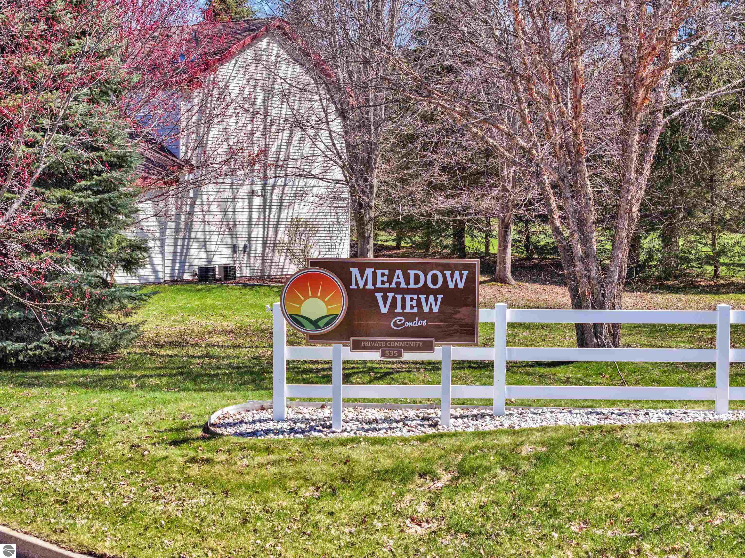 895 Meadowview Court