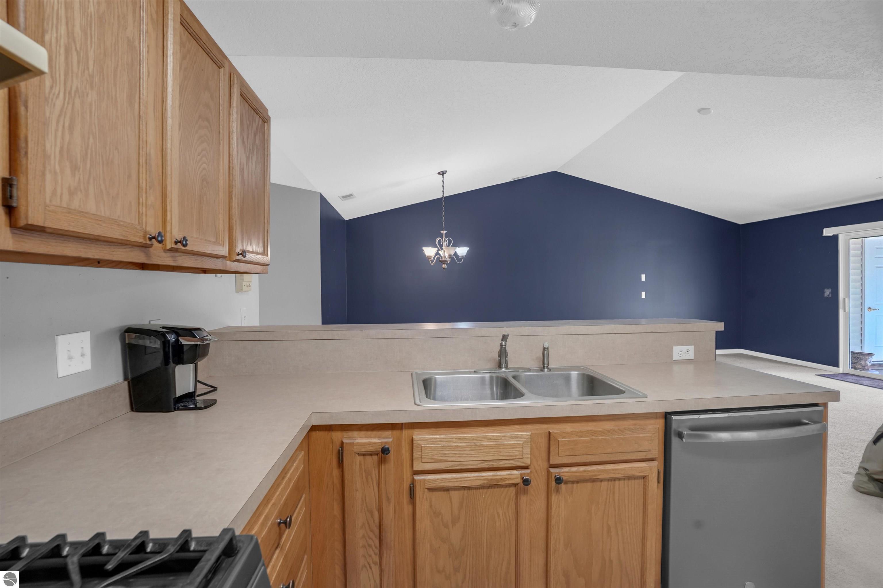 895 Meadowview Court