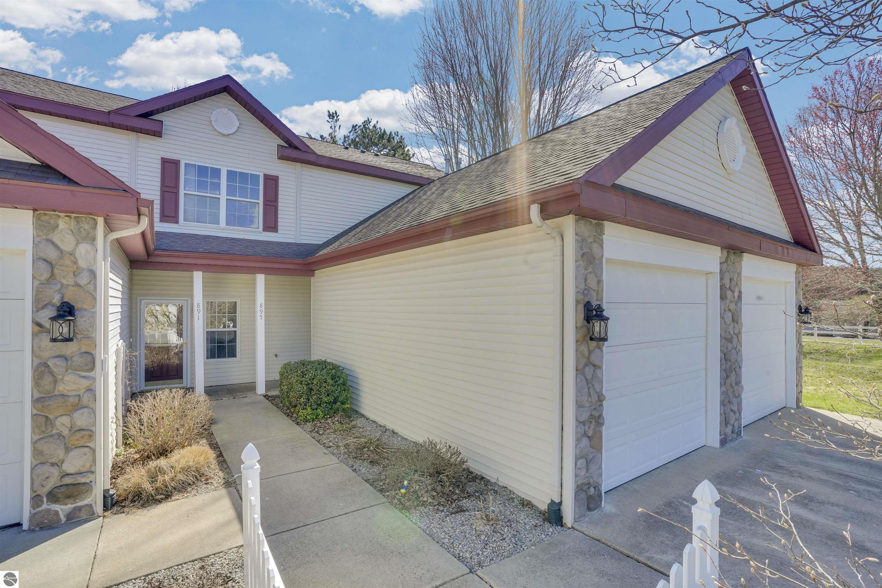 895 Meadowview Court