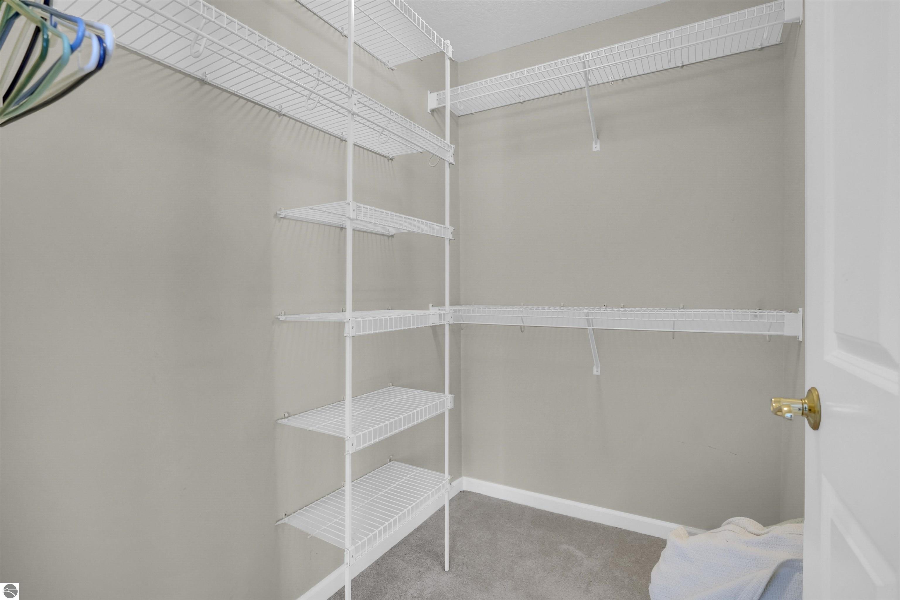 895 Meadowview Court