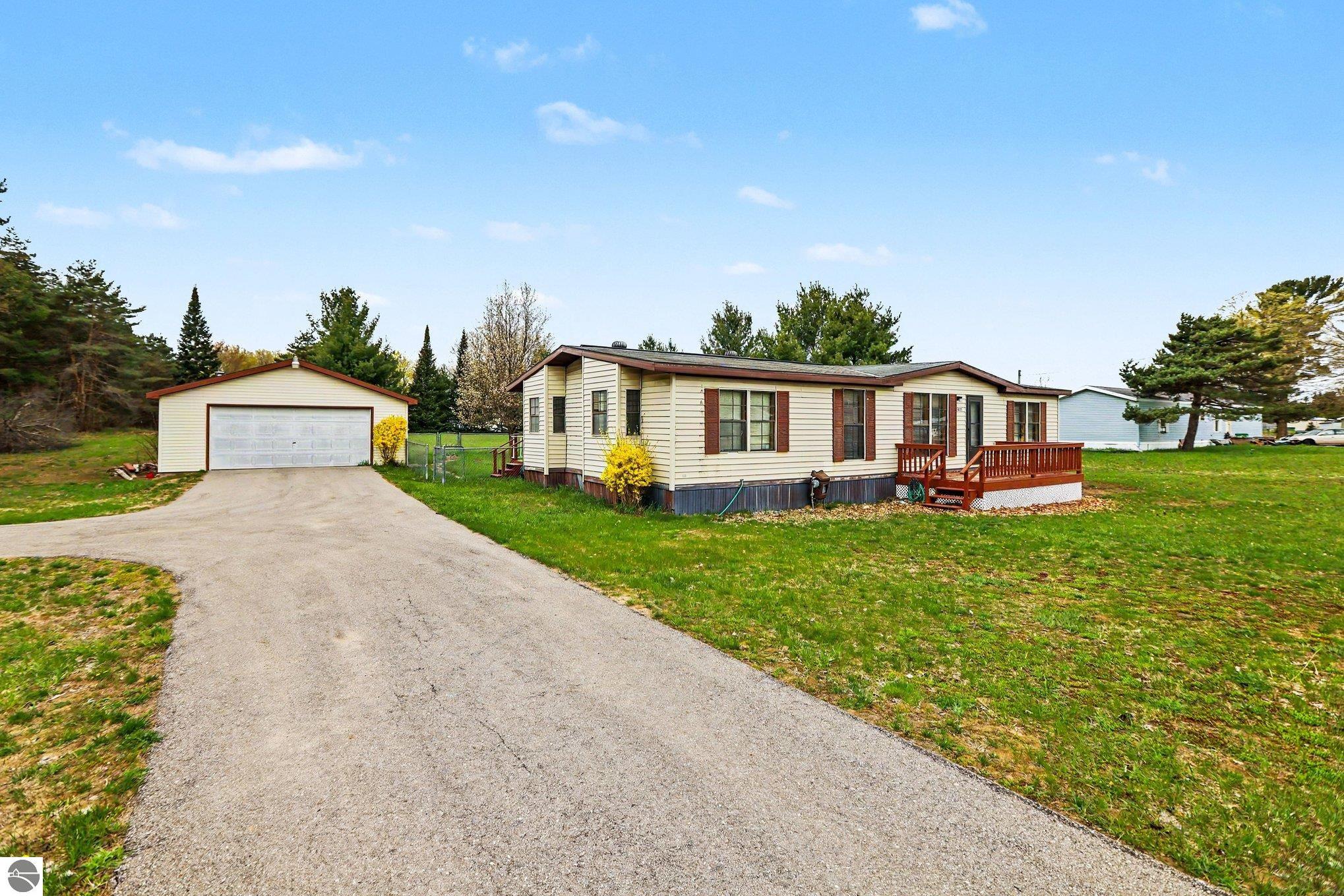 2652 Sawyer Road