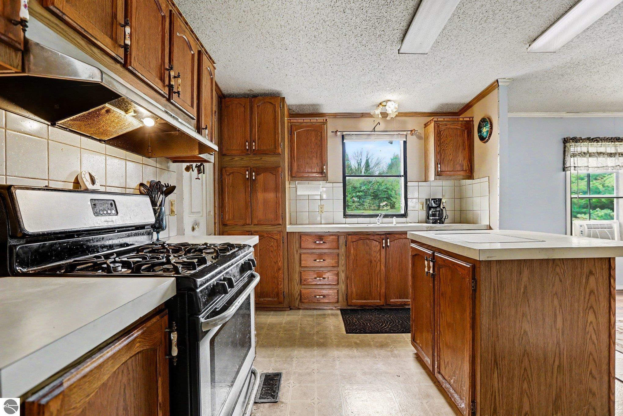 2652 Sawyer Road