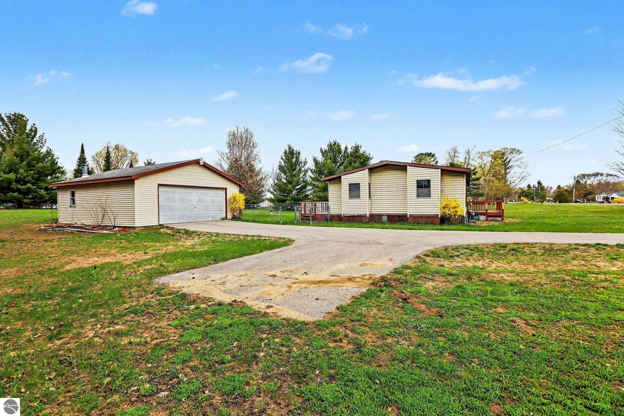 2652 Sawyer Road