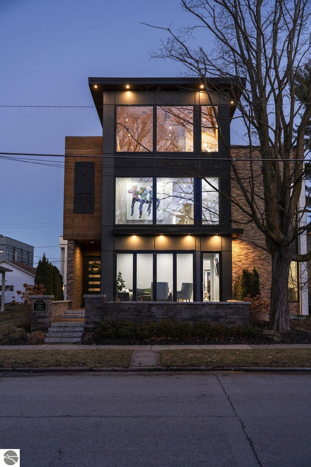 124 N Oak Street