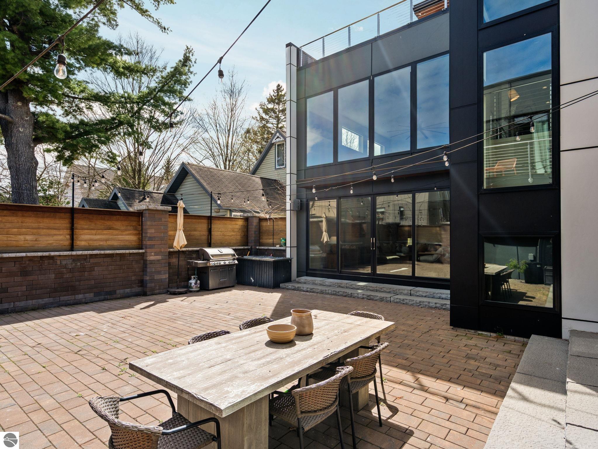 124 N Oak Street